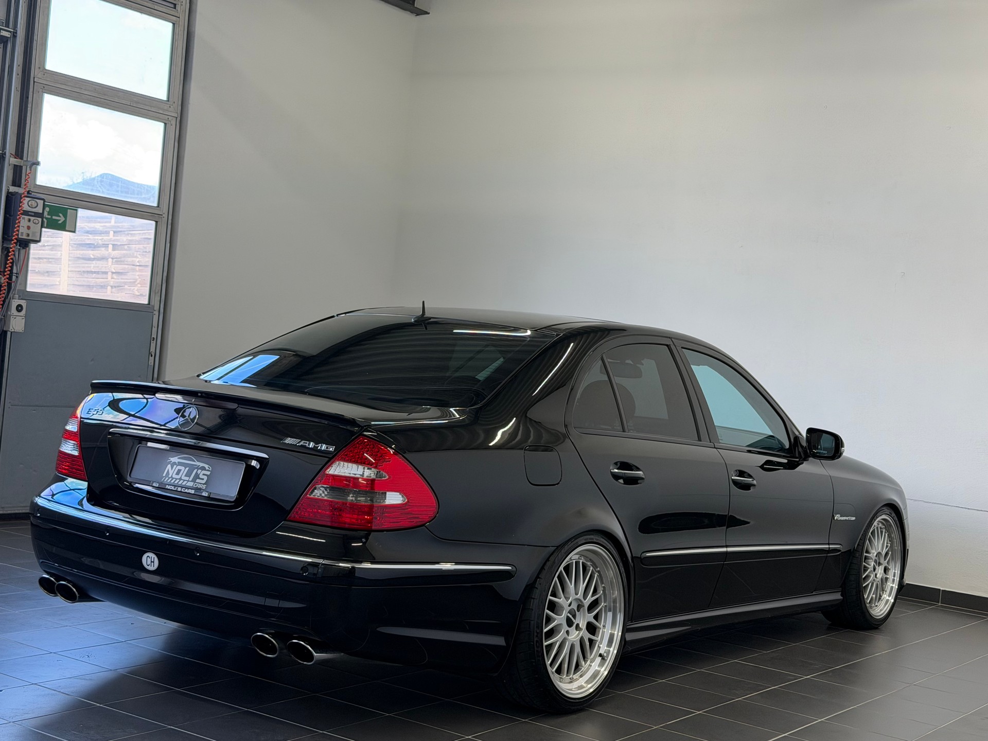 MERCEDES-BENZ E 55 AMG Avantgarde Automatic-image-8