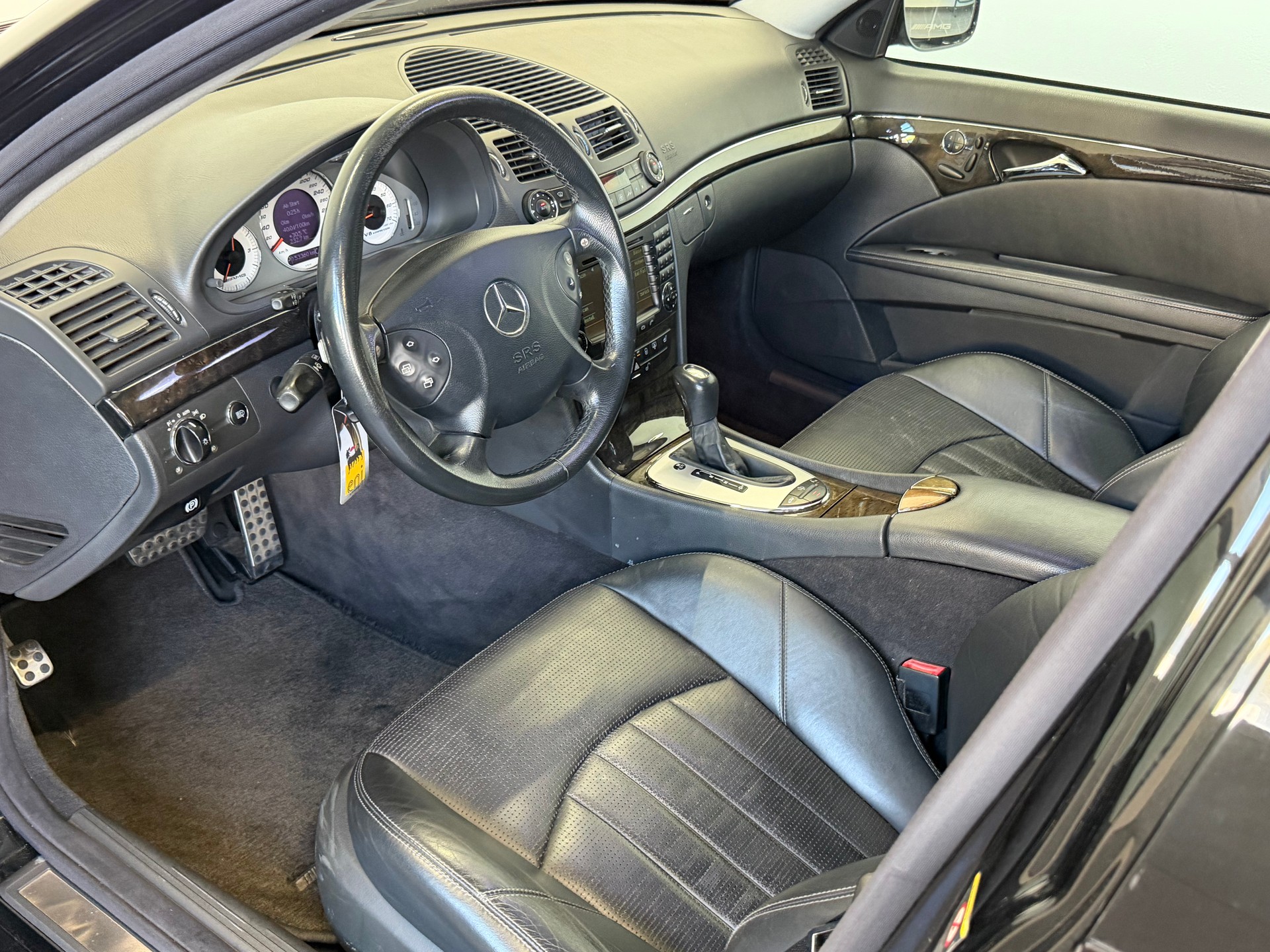 MERCEDES-BENZ E 55 AMG Avantgarde Automatic-image-13