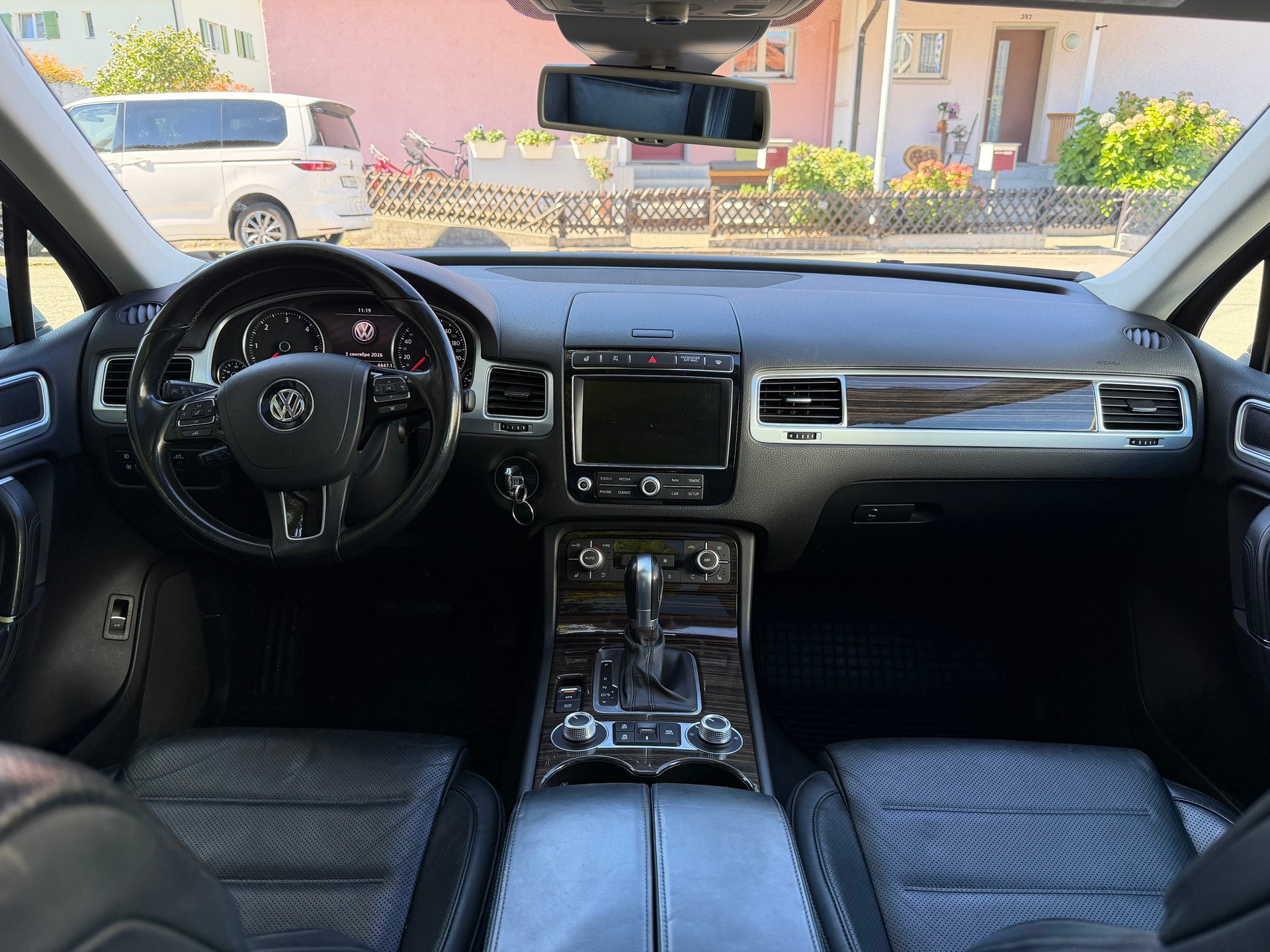 VW Touareg 3.0 TDI BlueMotion Technology Tiptronic-image-8