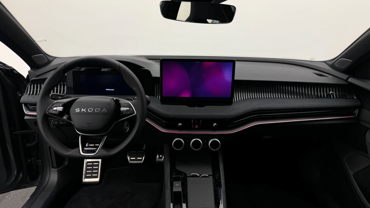SKODA Superb Combi 2.0 TDi Sportline 4x4 DSG-image-5