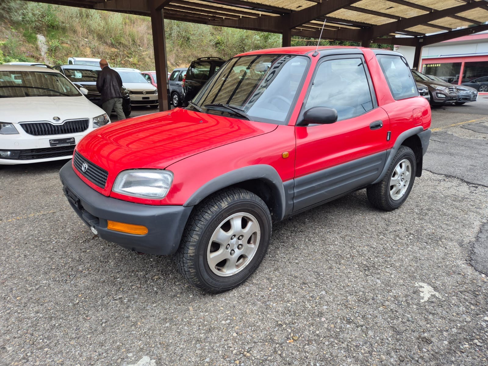 TOYOTA RAV-4-image-1