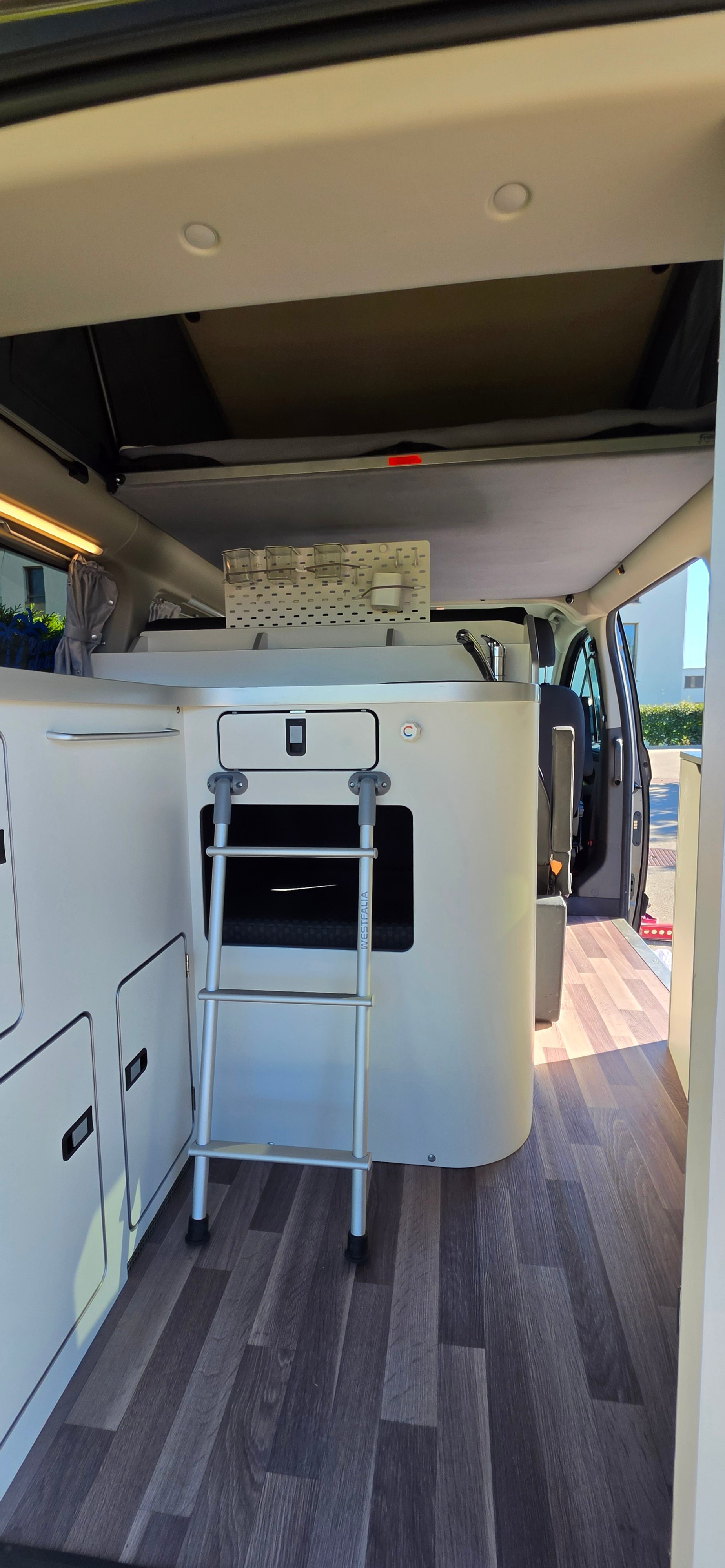FORD Nugget 320 L1-image-15