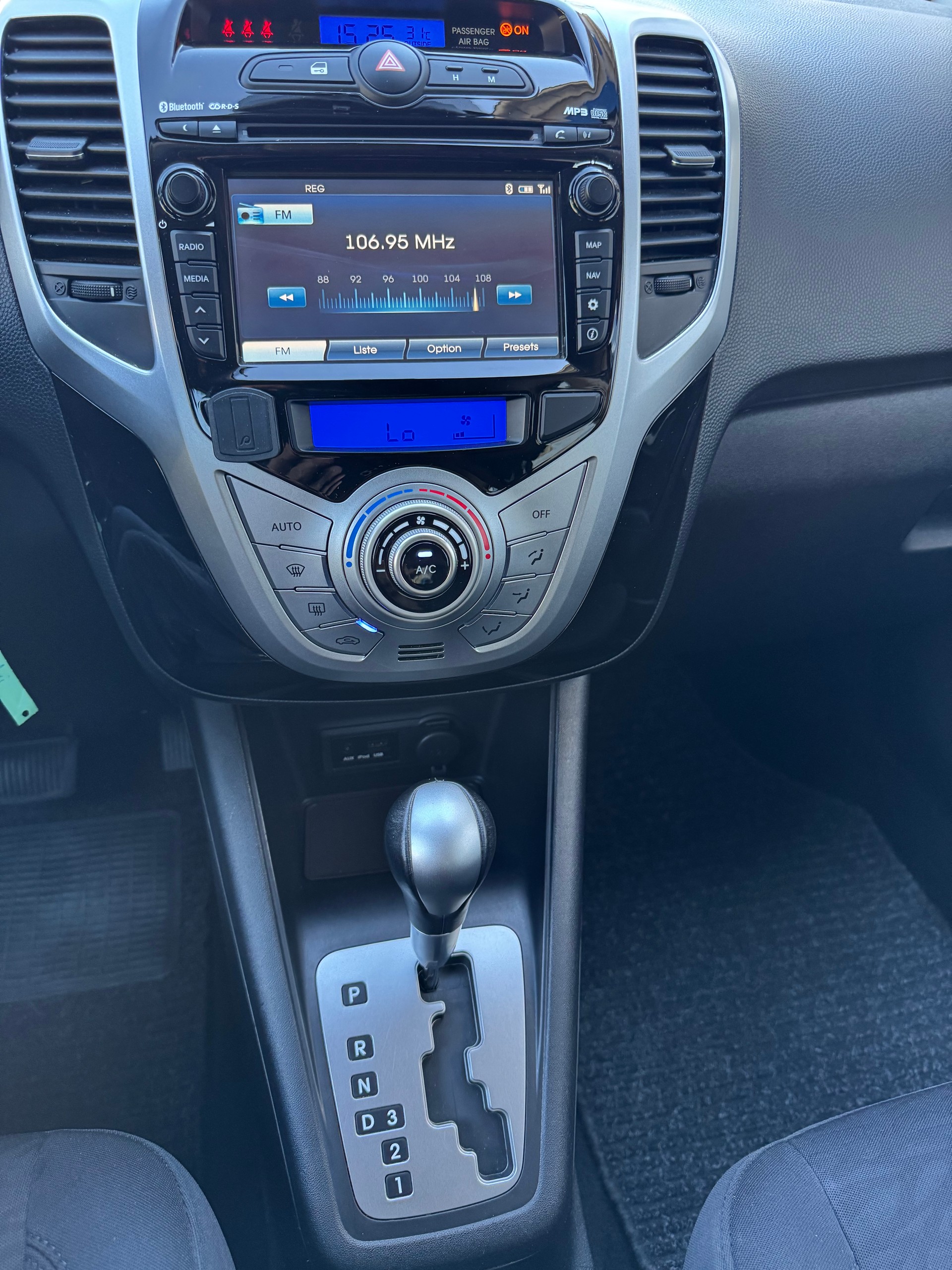 HYUNDAI iX20 1.6 Premium Automatic-image-11