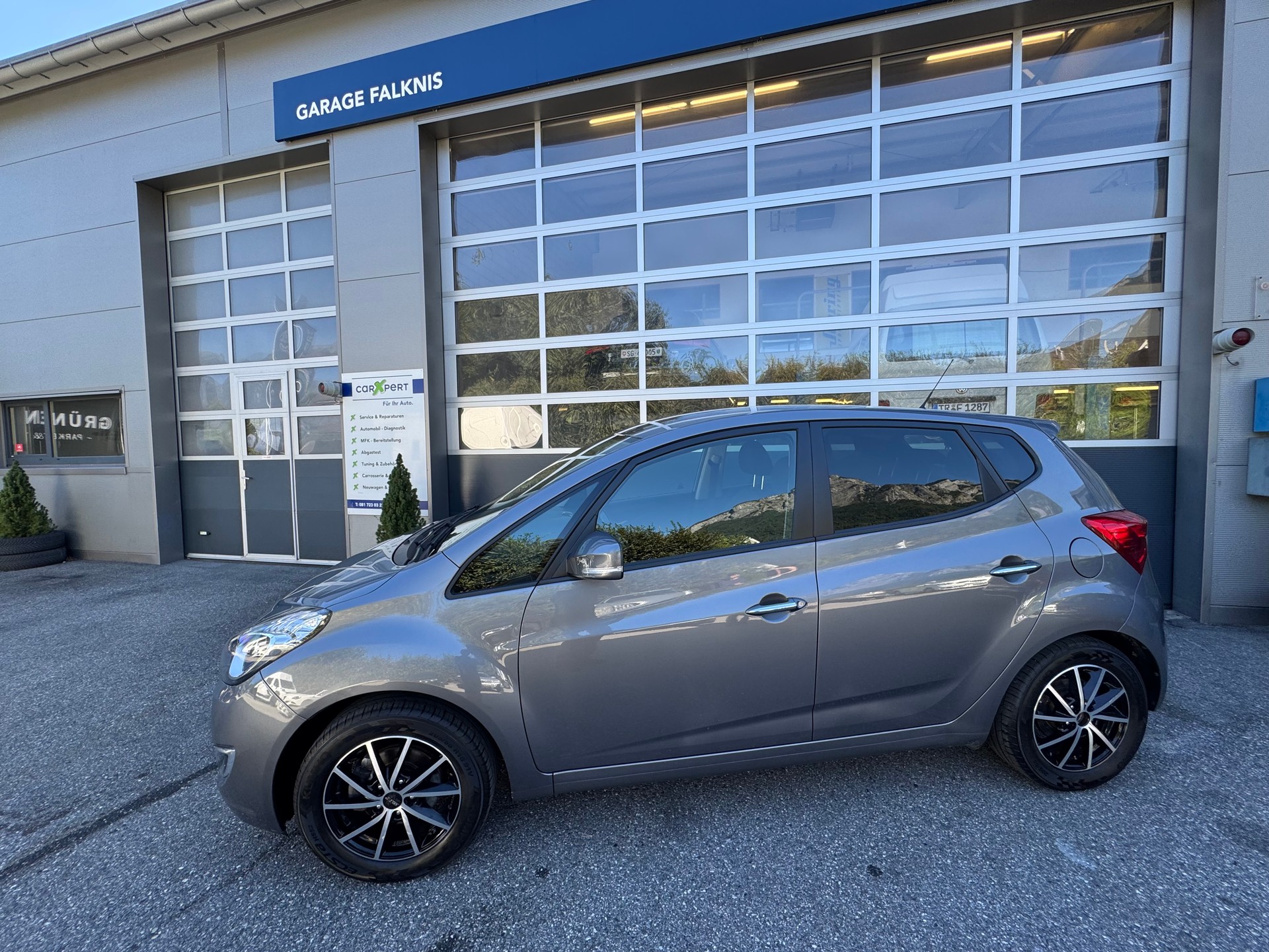 HYUNDAI iX20 1.6 Premium Automatic-image-1