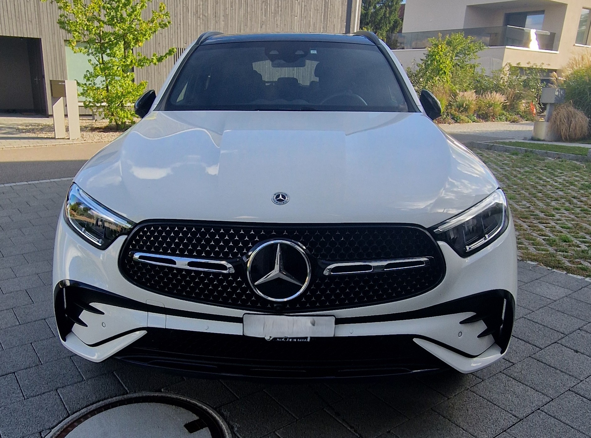 MERCEDES-BENZ GLC 220 d AMG Line 4matic-image-1