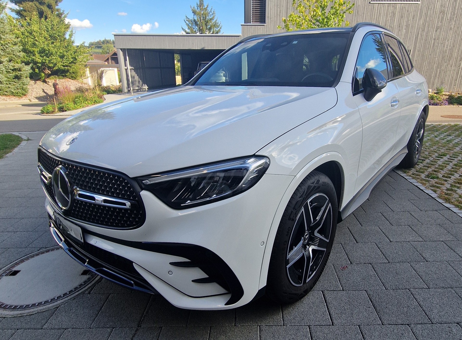 MERCEDES-BENZ GLC 220 d AMG Line 4matic-image-0