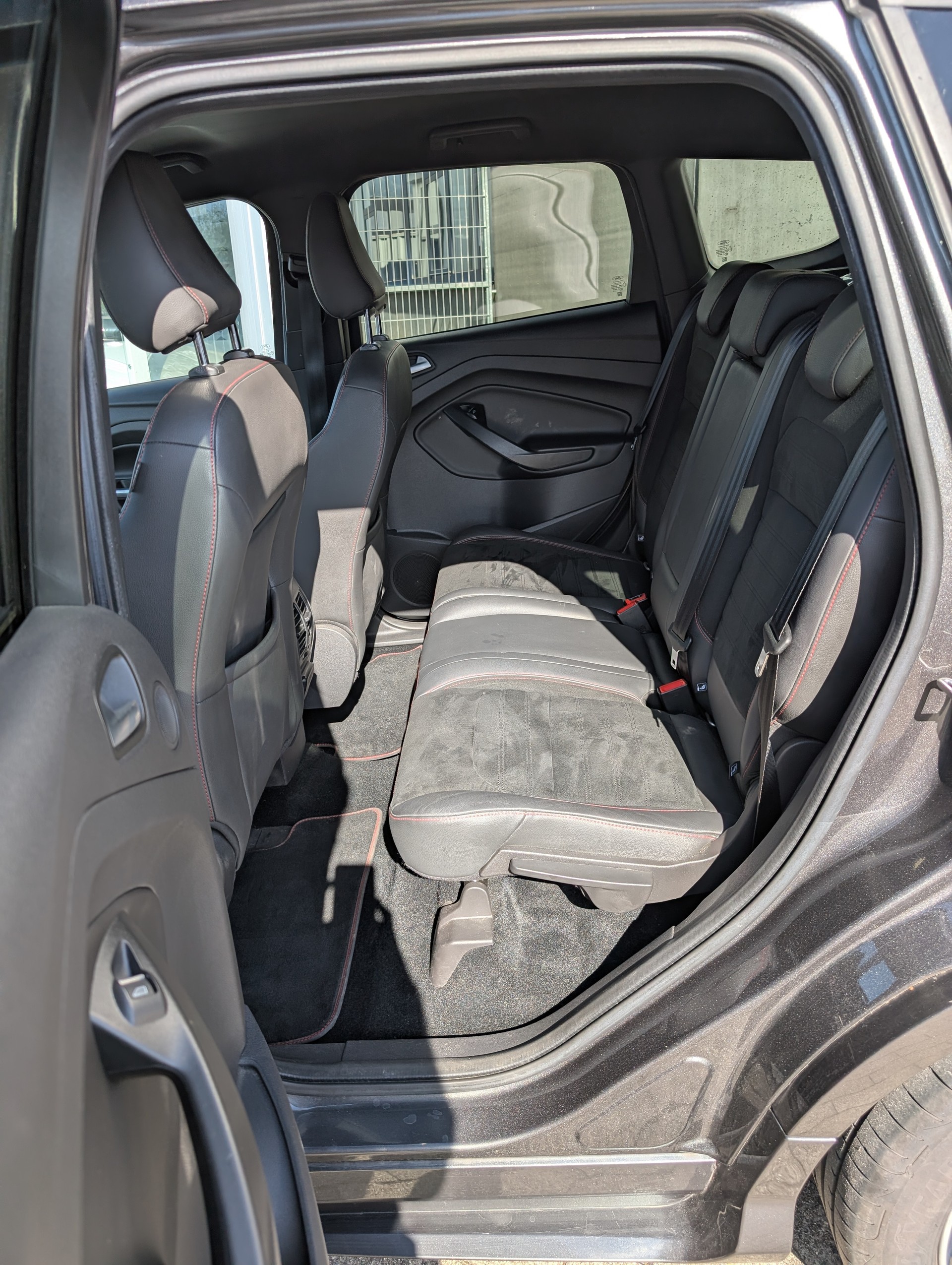 FORD Kuga 1.5 SCTi ST Line 4WD Automatic-image-6