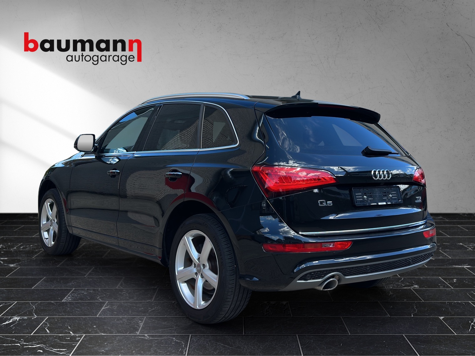 AUDI Q5 2.0 TDI quattro S-tronic-image-3