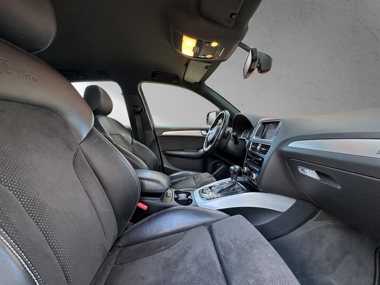 AUDI Q5 2.0 TDI quattro S-tronic-image-11