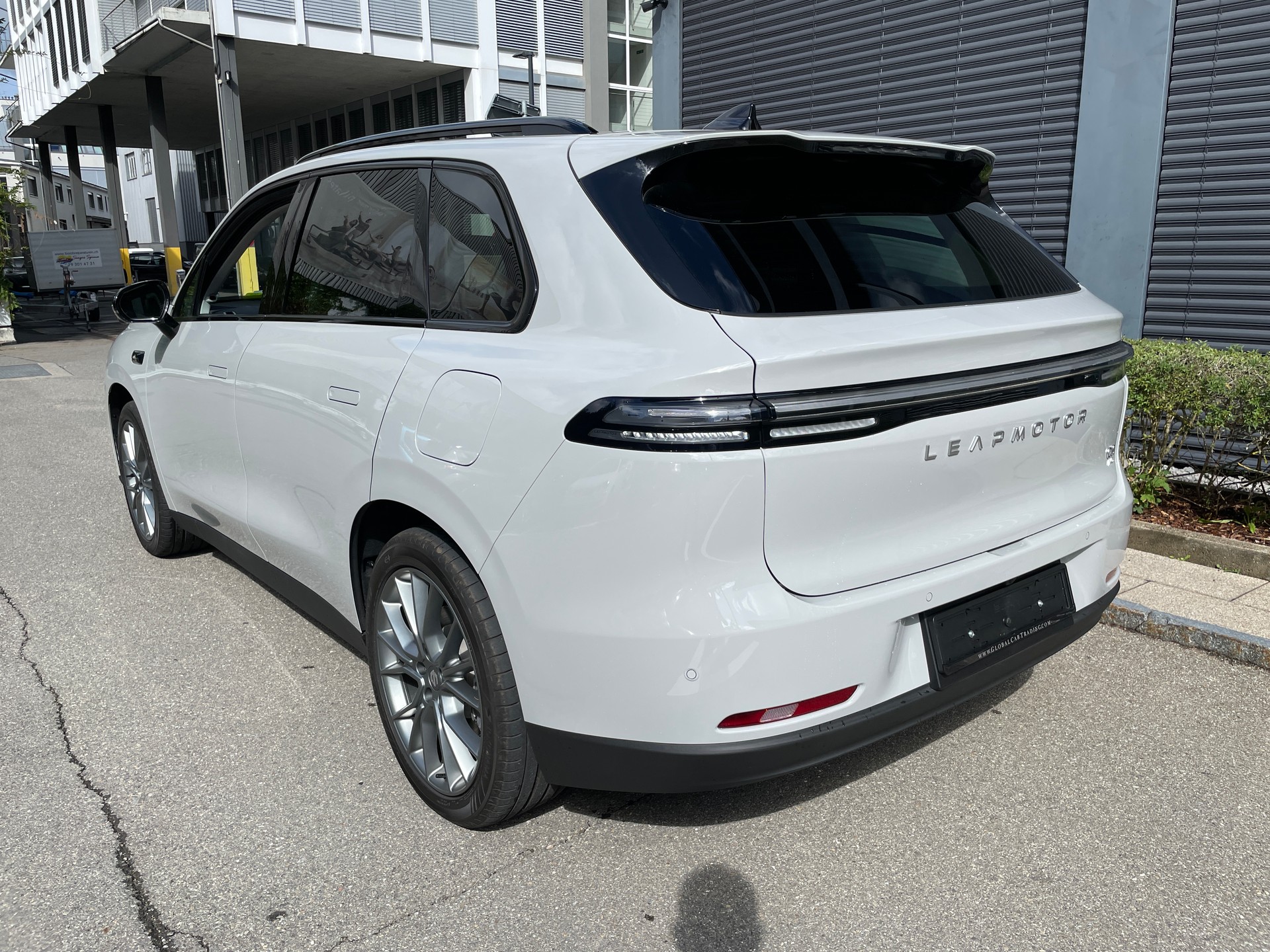 LEAPMOTOR C10 82kWh AWD ProMax Design 598hk AWD-image-2