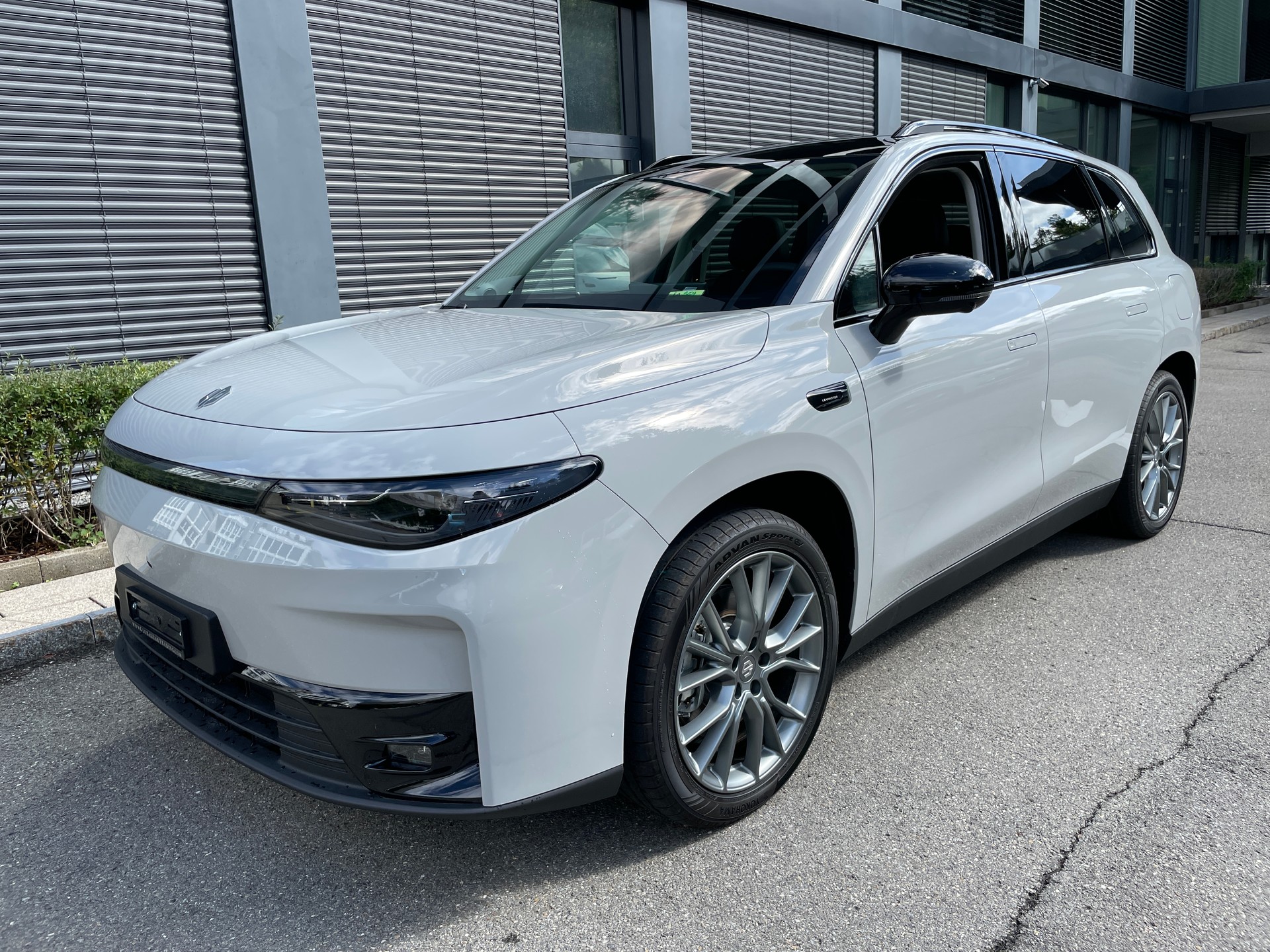 LEAPMOTOR C10 82kWh AWD ProMax Design 598hk AWD-image-0