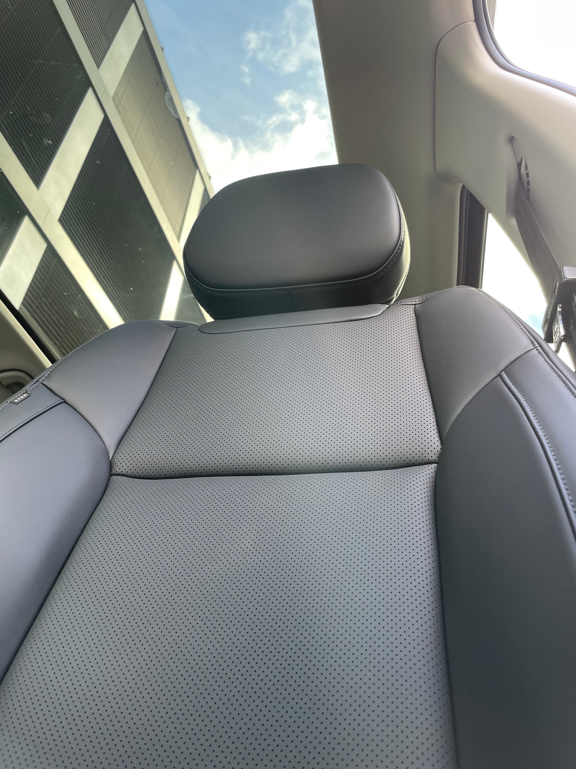 LEAPMOTOR C10 82kWh AWD ProMax Design 598hk AWD-image-10