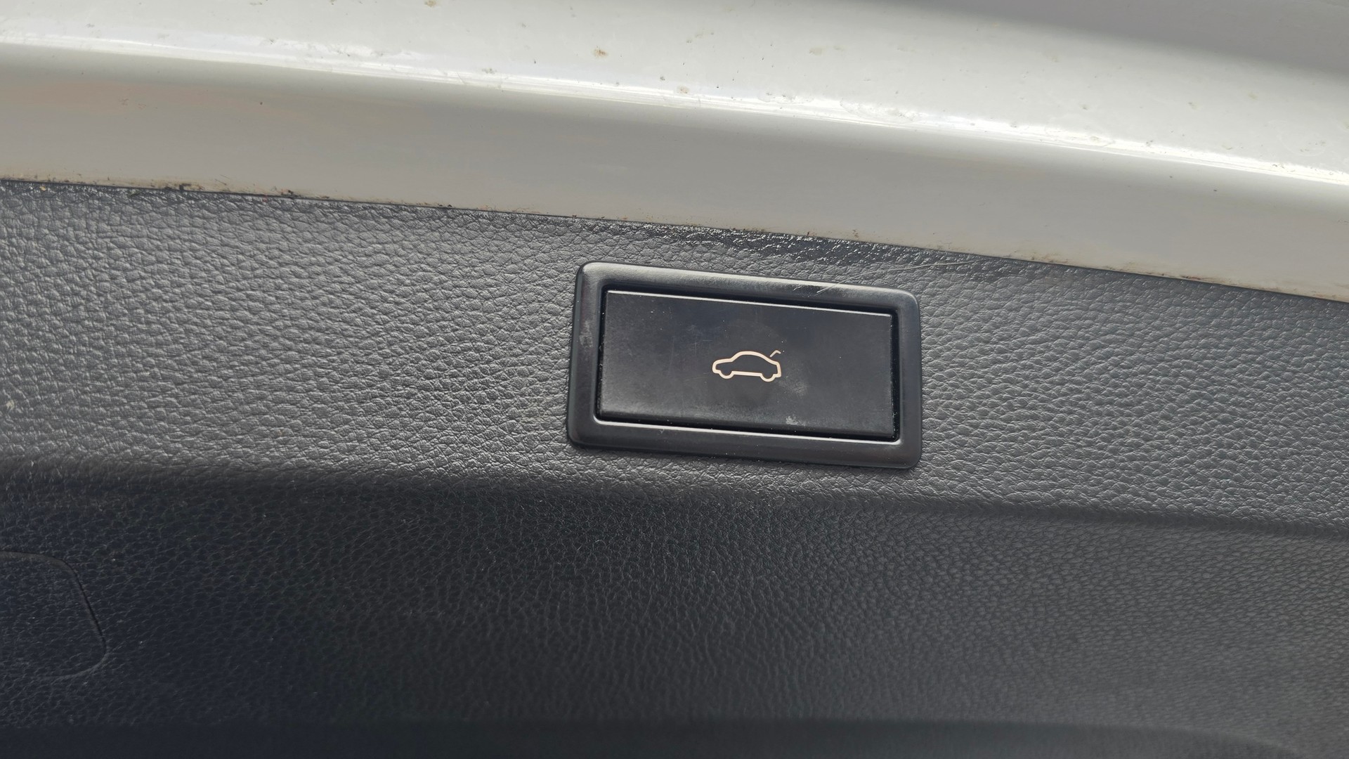SKODA Karoq 2.0 TDI CR Style 4x4 DSG-image-8