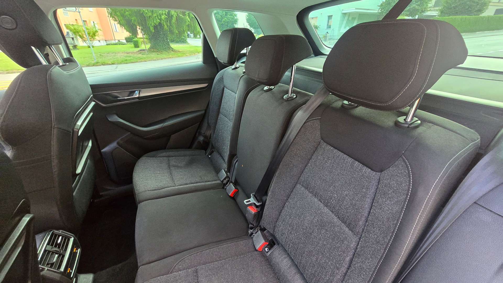 SKODA Karoq 2.0 TDI CR Style 4x4 DSG-image-10