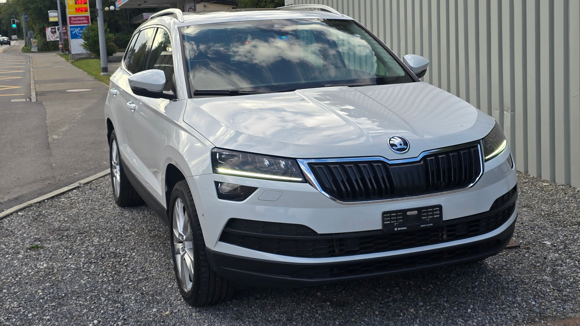 SKODA Karoq 2.0 TDI CR Style 4x4 DSG-image-1