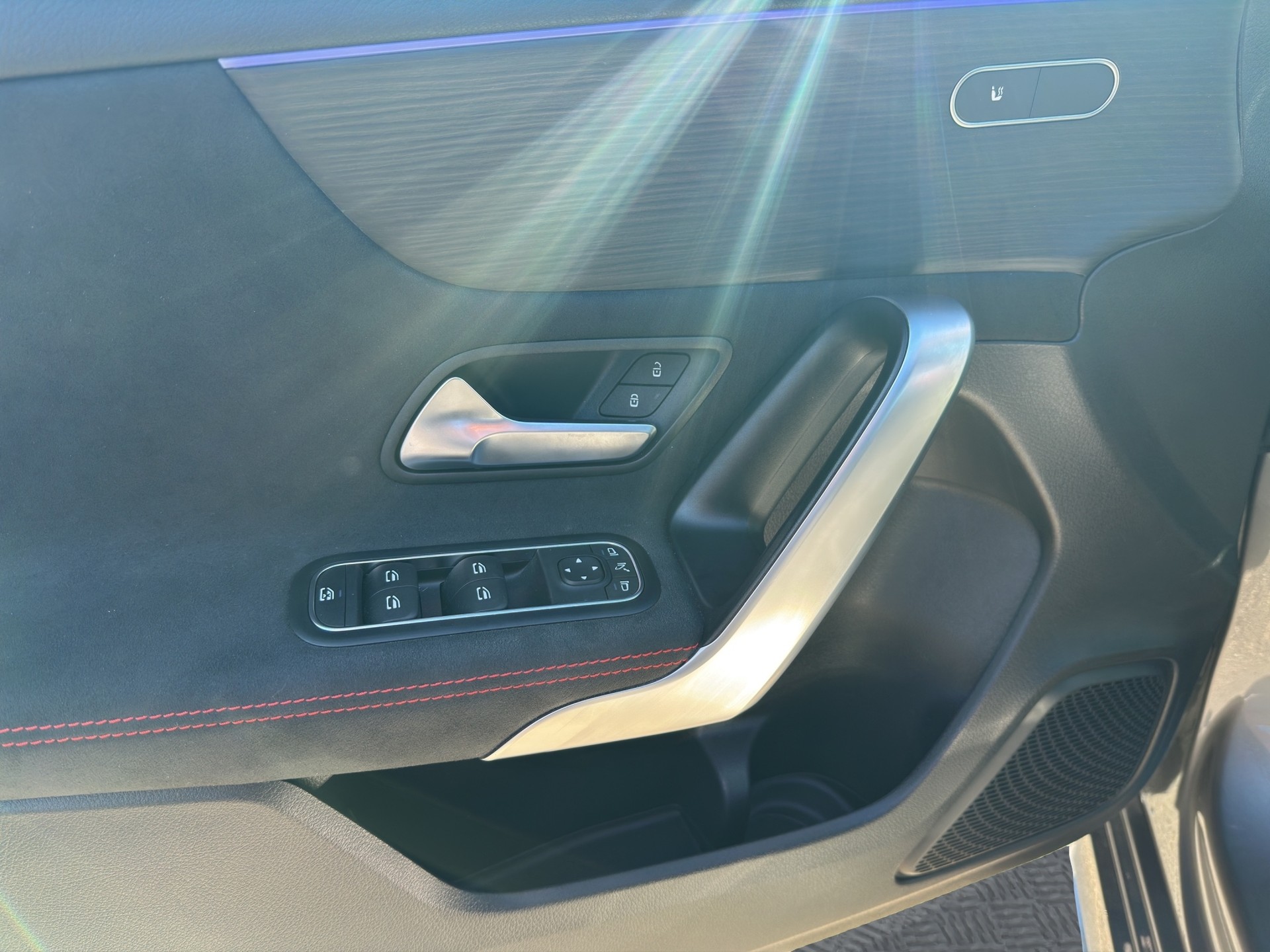 MERCEDES-BENZ A 200 AMG Line 7G-DCT-image-8