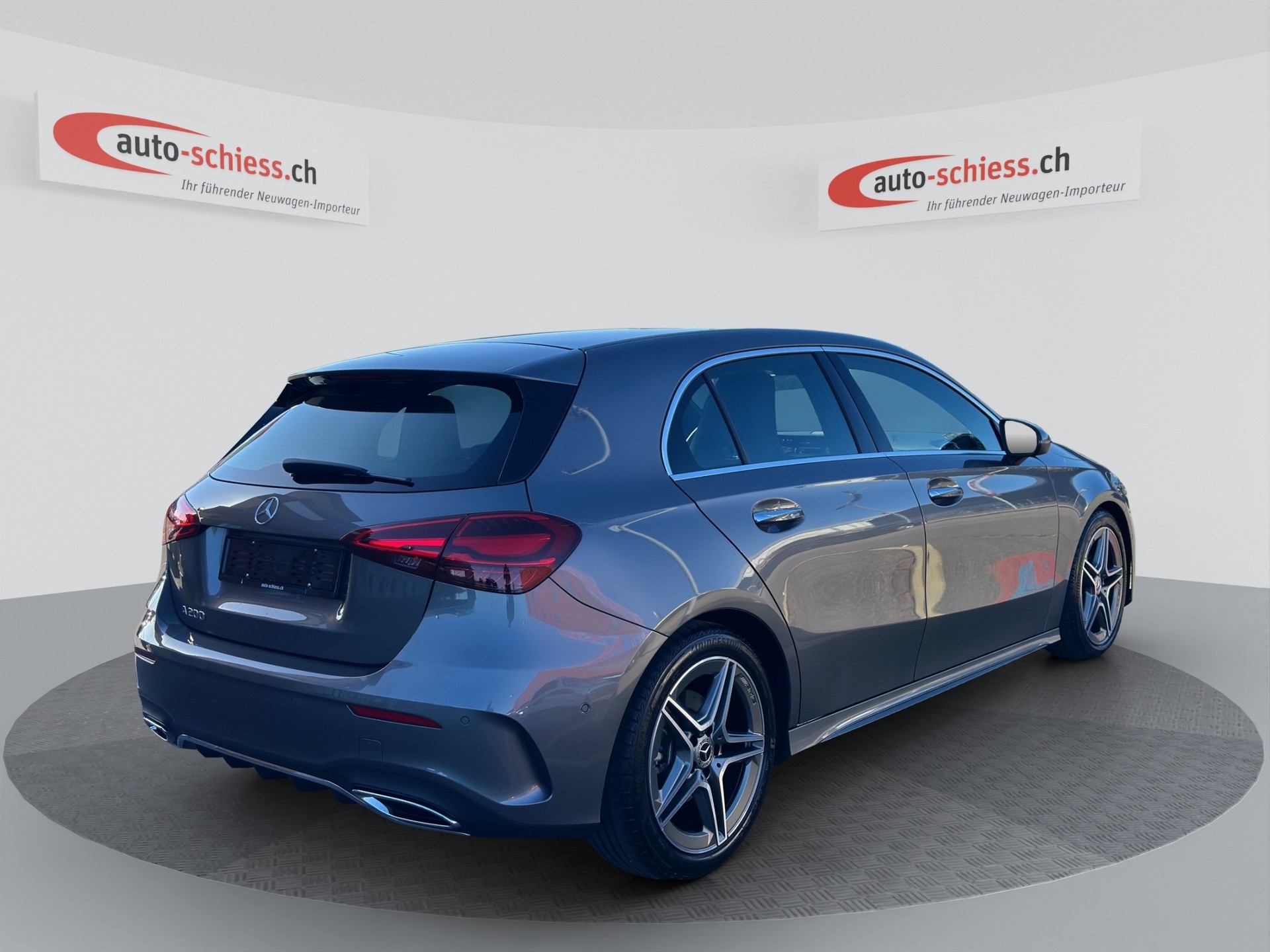 MERCEDES-BENZ A 200 AMG Line 7G-DCT-image-4