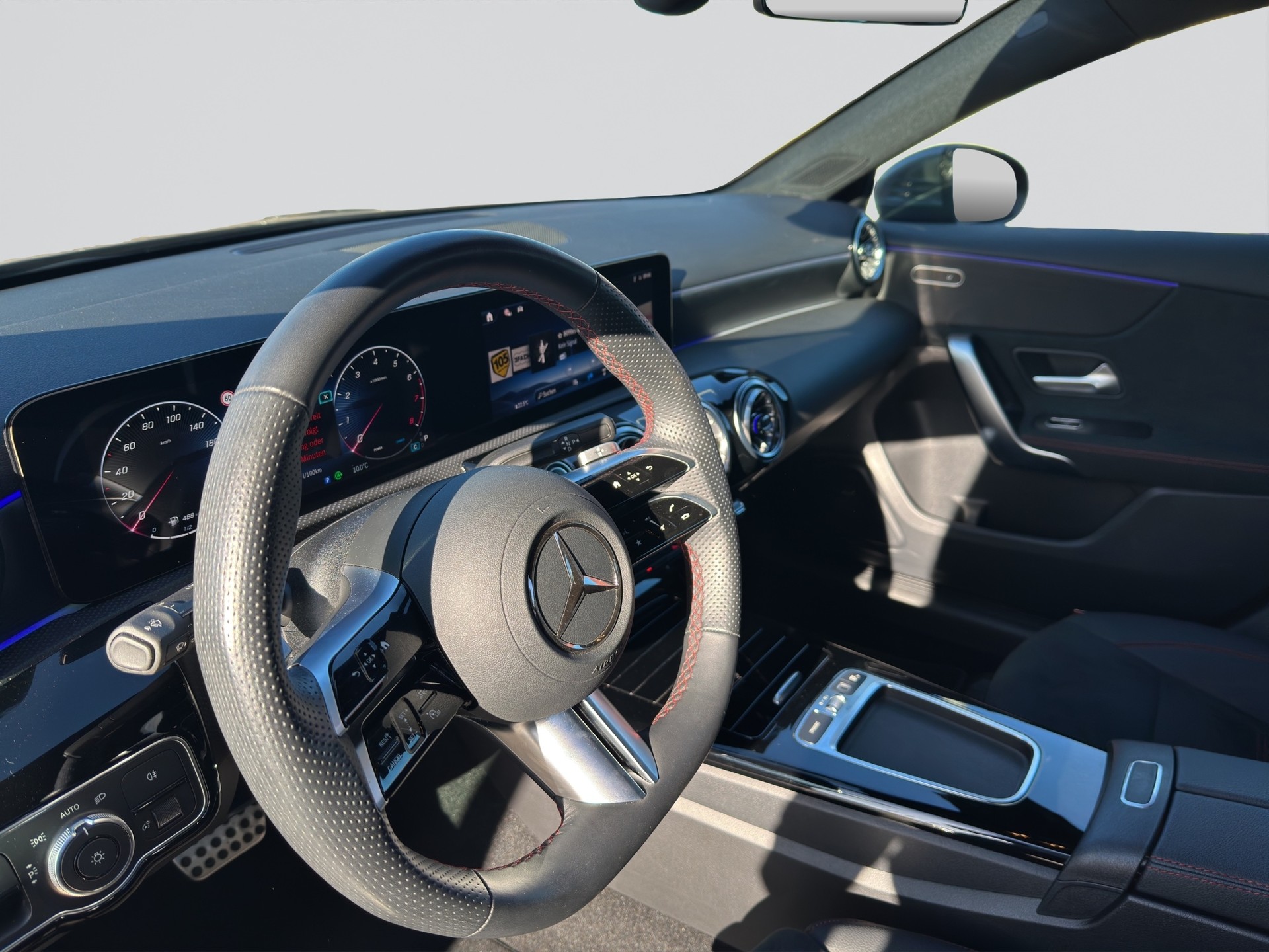 MERCEDES-BENZ A 200 AMG Line 7G-DCT-image-6