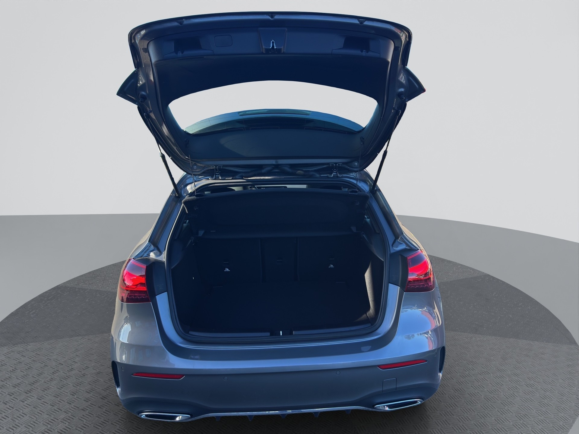 MERCEDES-BENZ A 200 AMG Line 7G-DCT-image-14