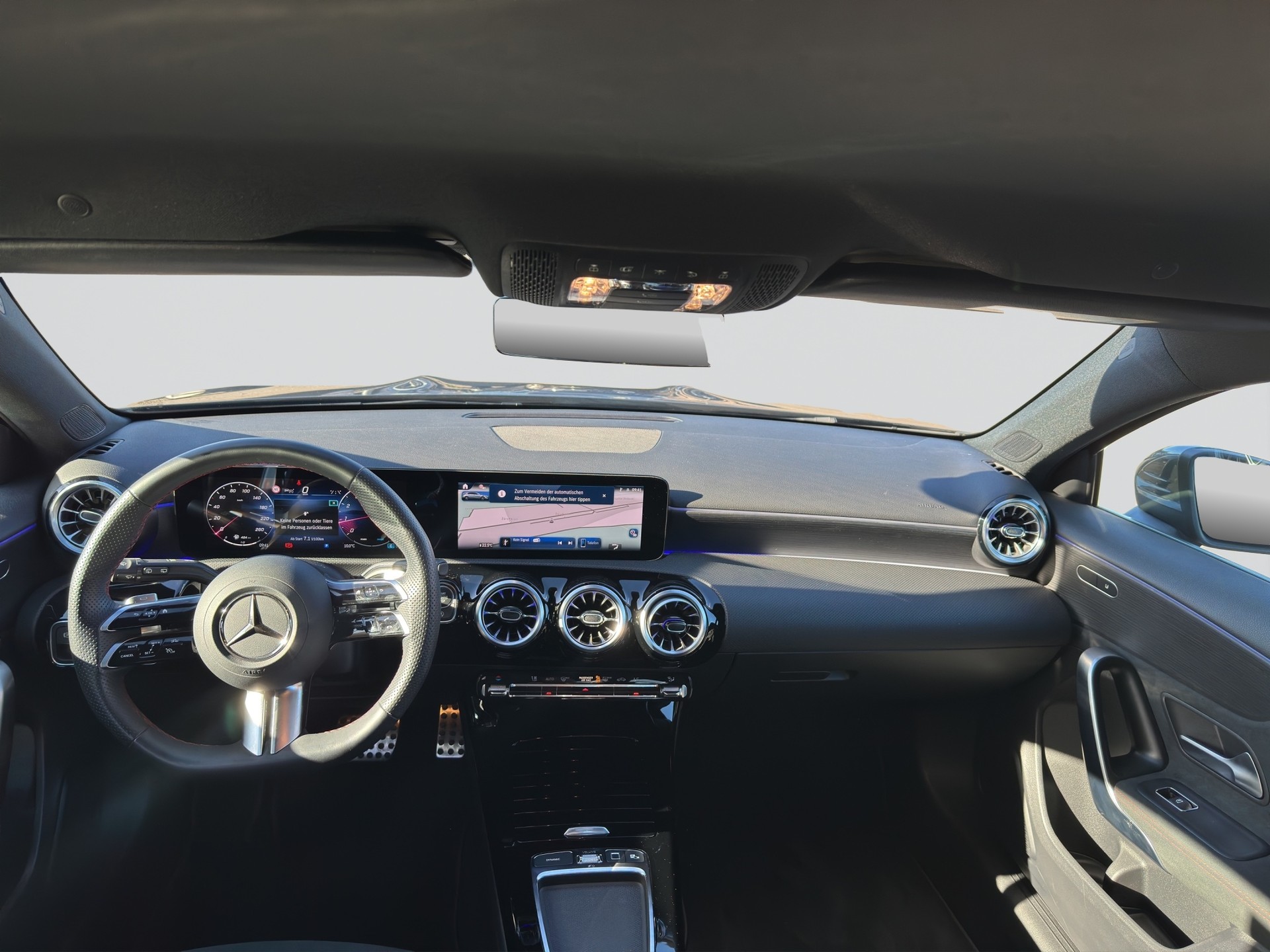 MERCEDES-BENZ A 200 AMG Line 7G-DCT-image-13