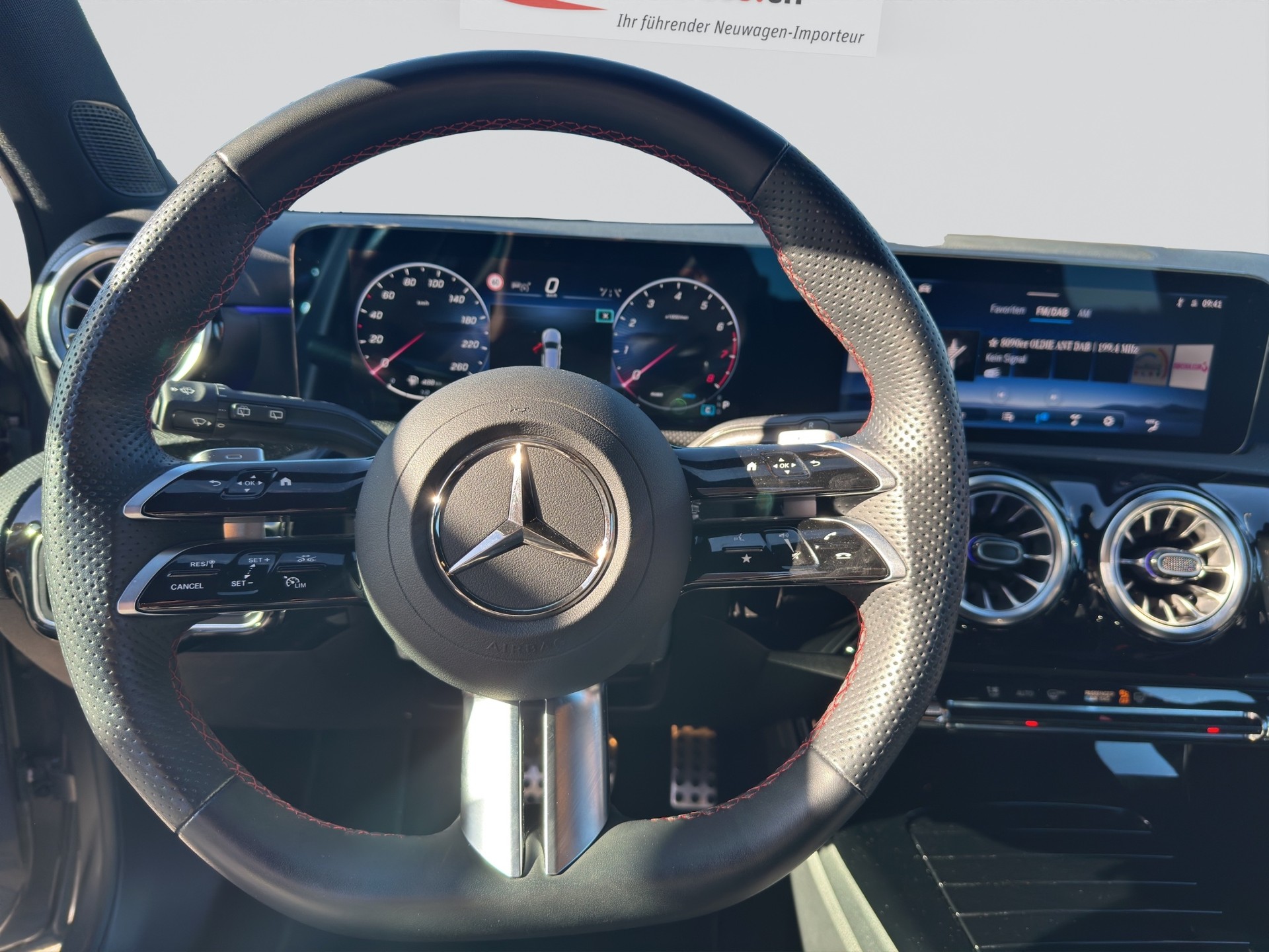 MERCEDES-BENZ A 200 AMG Line 7G-DCT-image-9