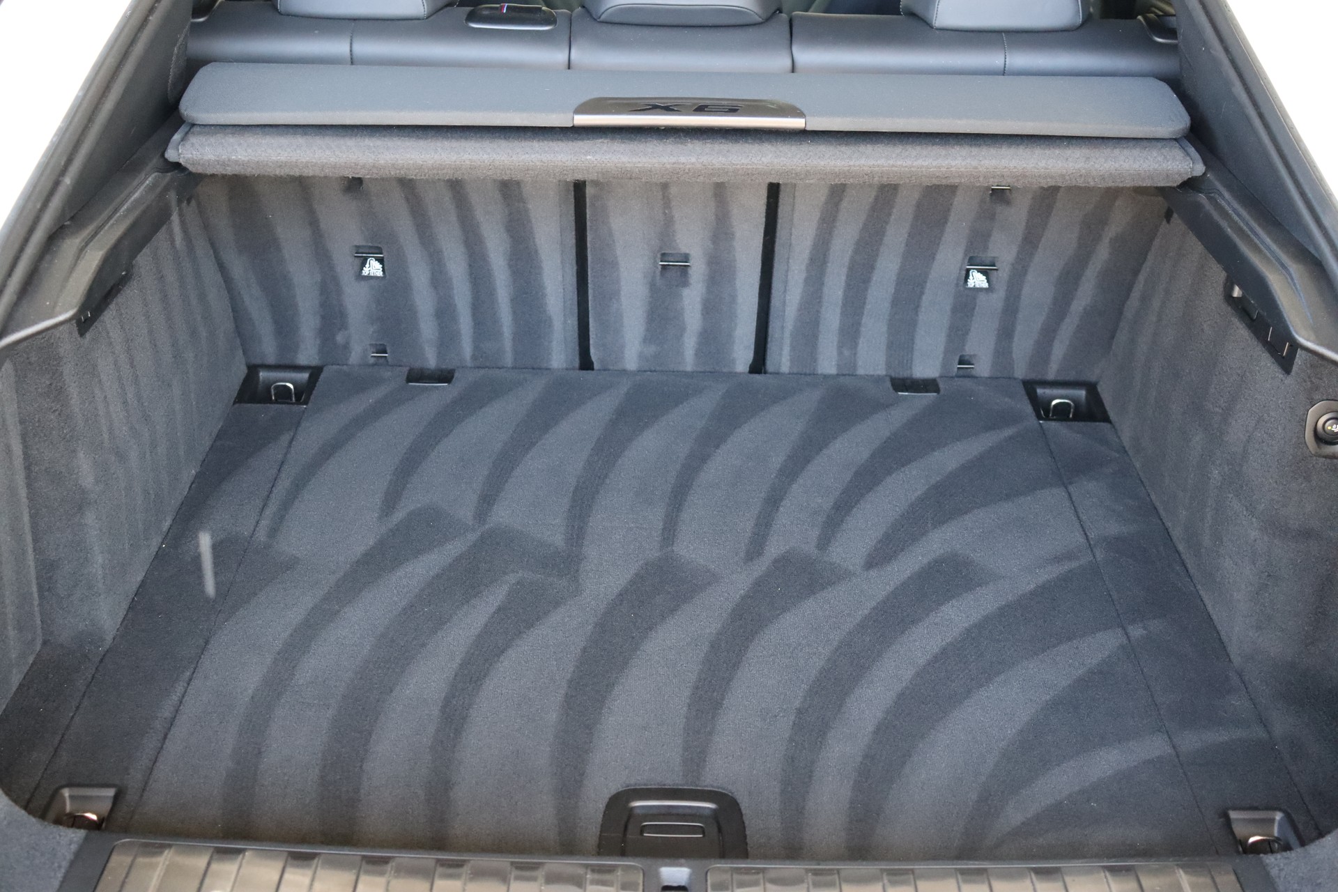 BMW X6M STEPTRONIC M COMPETITION * TIEFERGELEGT * MATTSCHWARZ * SKY-LOUNGE * FAHRASSISTENZ-PAKET *-image-22