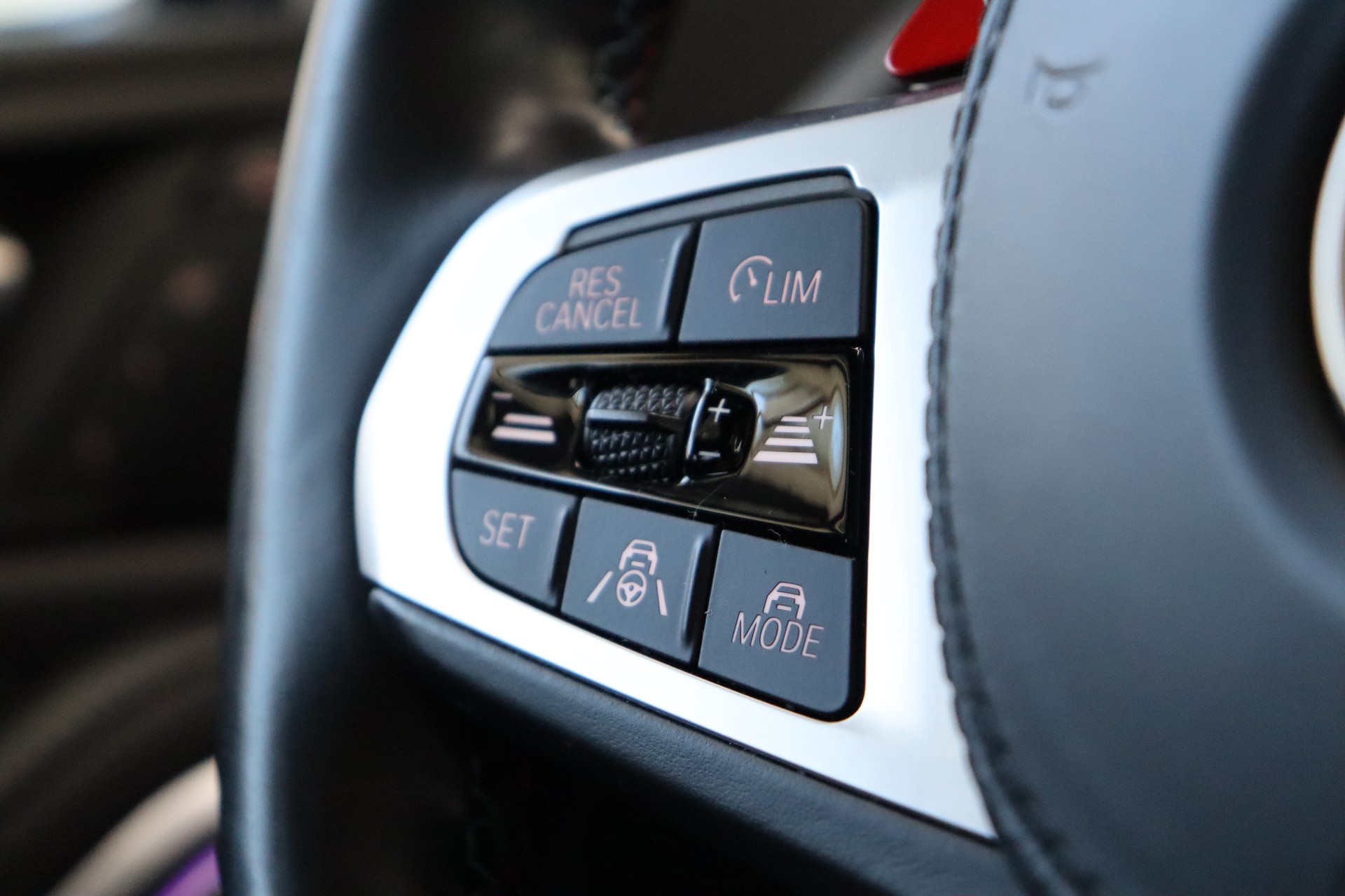 BMW X6M STEPTRONIC M COMPETITION * TIEFERGELEGT * MATTSCHWARZ * SKY-LOUNGE * FAHRASSISTENZ-PAKET *-image-24