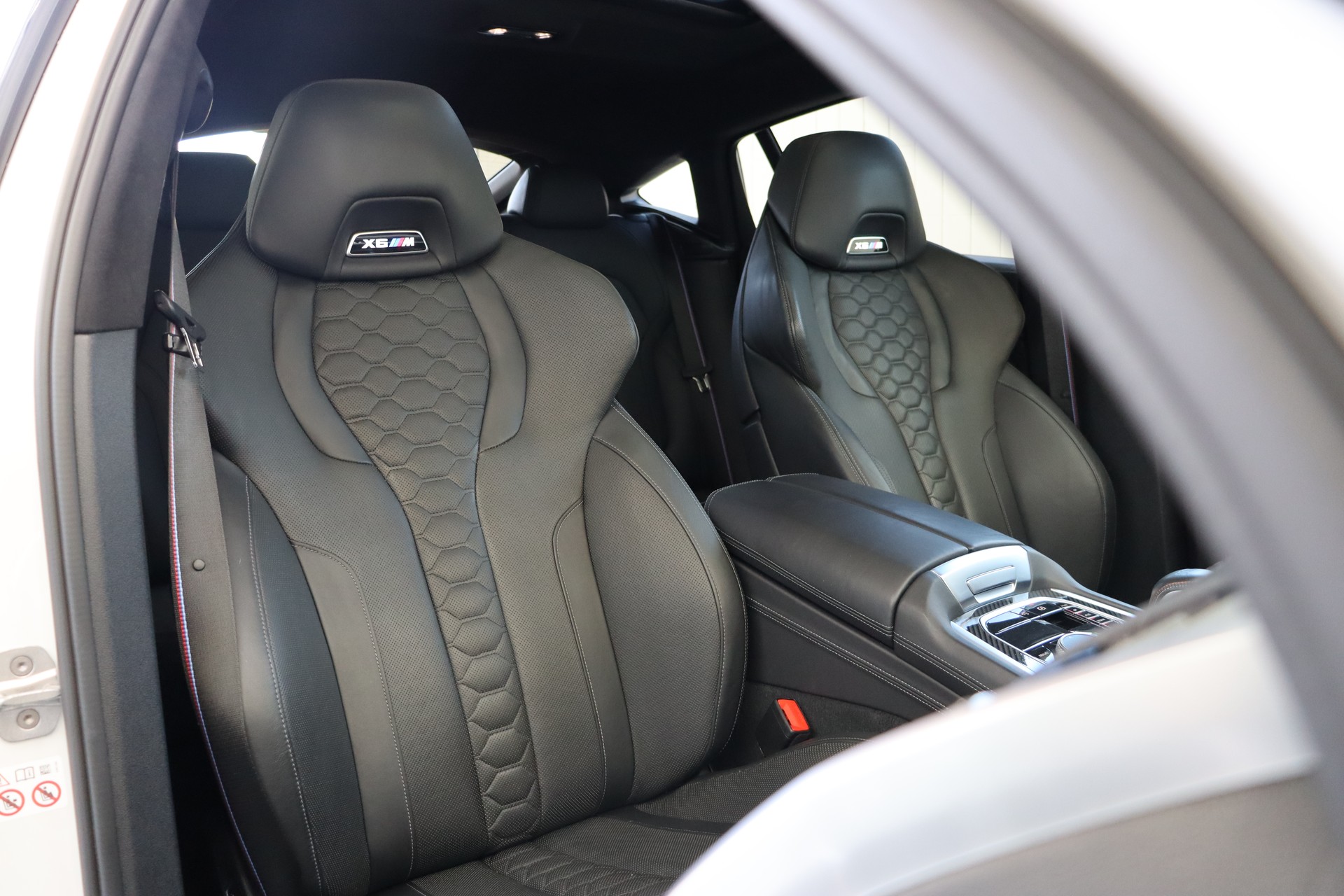 BMW X6M STEPTRONIC M COMPETITION * TIEFERGELEGT * MATTSCHWARZ * SKY-LOUNGE * FAHRASSISTENZ-PAKET *-image-17