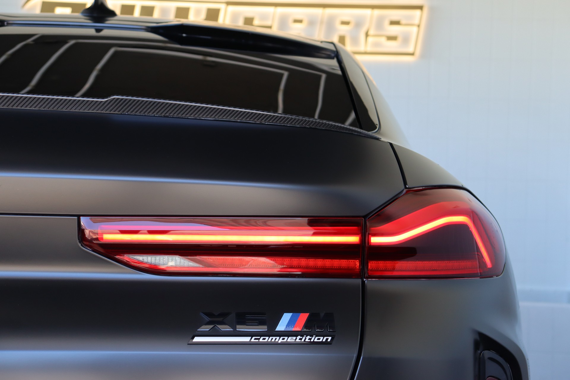 BMW X6M STEPTRONIC M COMPETITION * TIEFERGELEGT * MATTSCHWARZ * SKY-LOUNGE * FAHRASSISTENZ-PAKET *-image-8