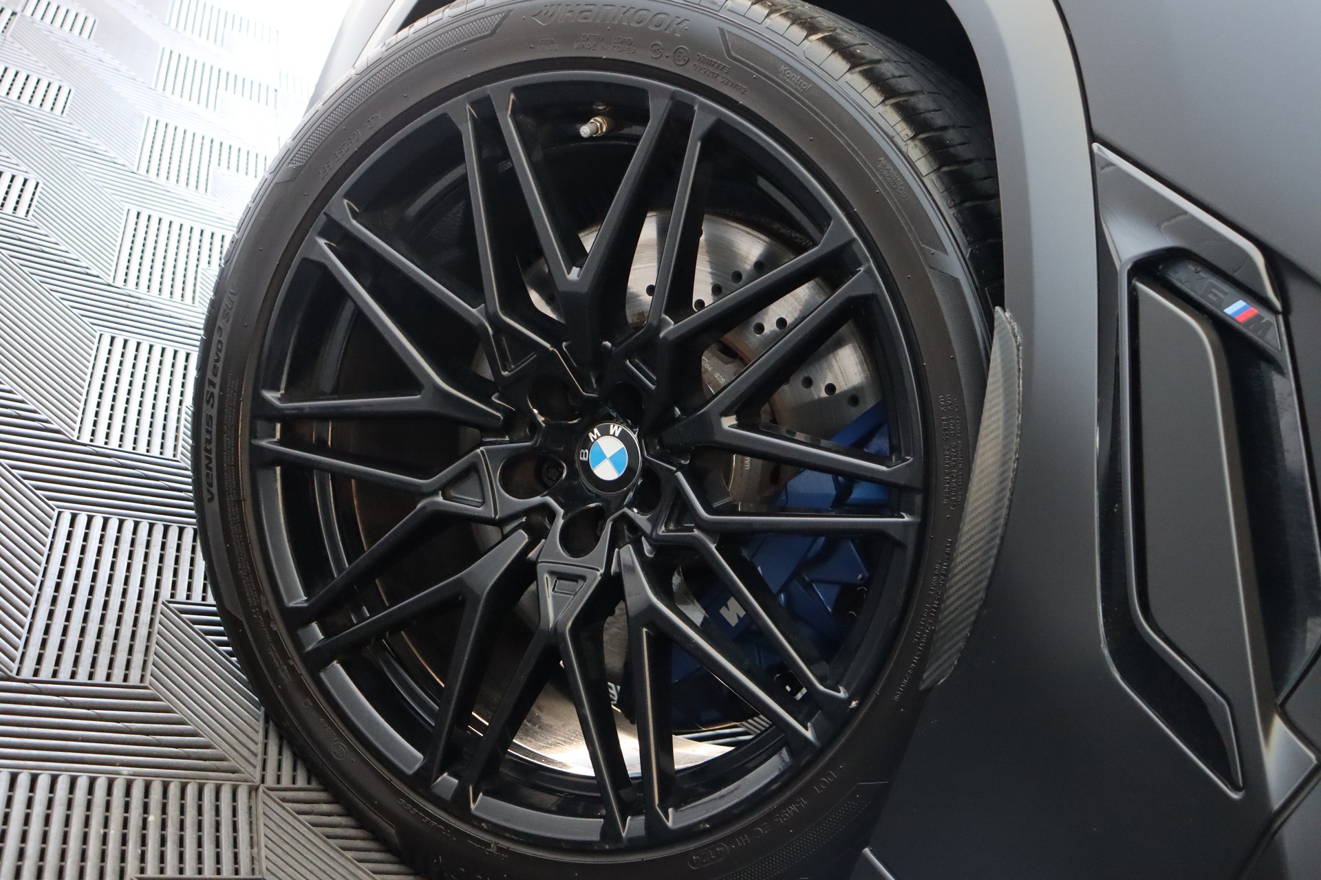 BMW X6M STEPTRONIC M COMPETITION * TIEFERGELEGT * MATTSCHWARZ * SKY-LOUNGE * FAHRASSISTENZ-PAKET *-image-13