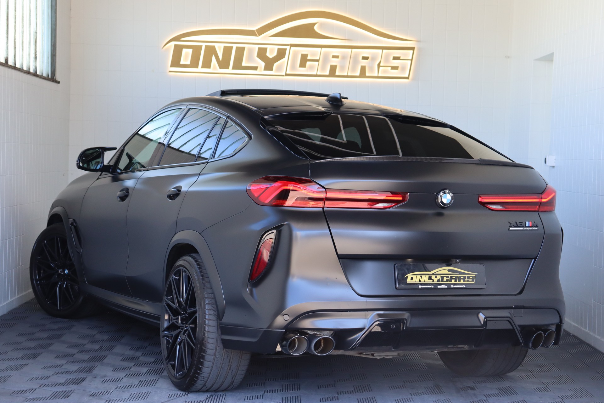 BMW X6M STEPTRONIC M COMPETITION * TIEFERGELEGT * MATTSCHWARZ * SKY-LOUNGE * FAHRASSISTENZ-PAKET *-image-6