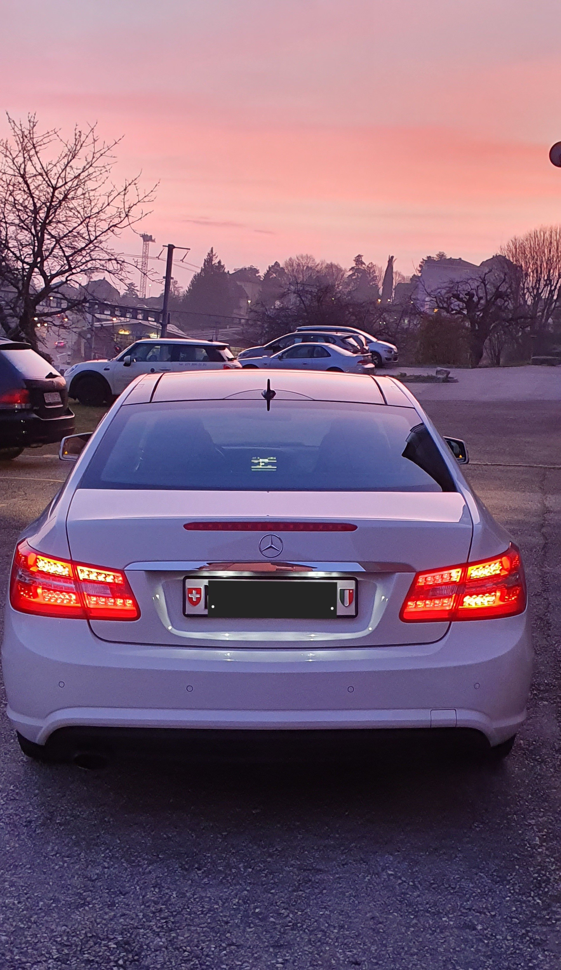 MERCEDES-BENZ E 200 BlueEfficiency Elégance AMG Line-image-2