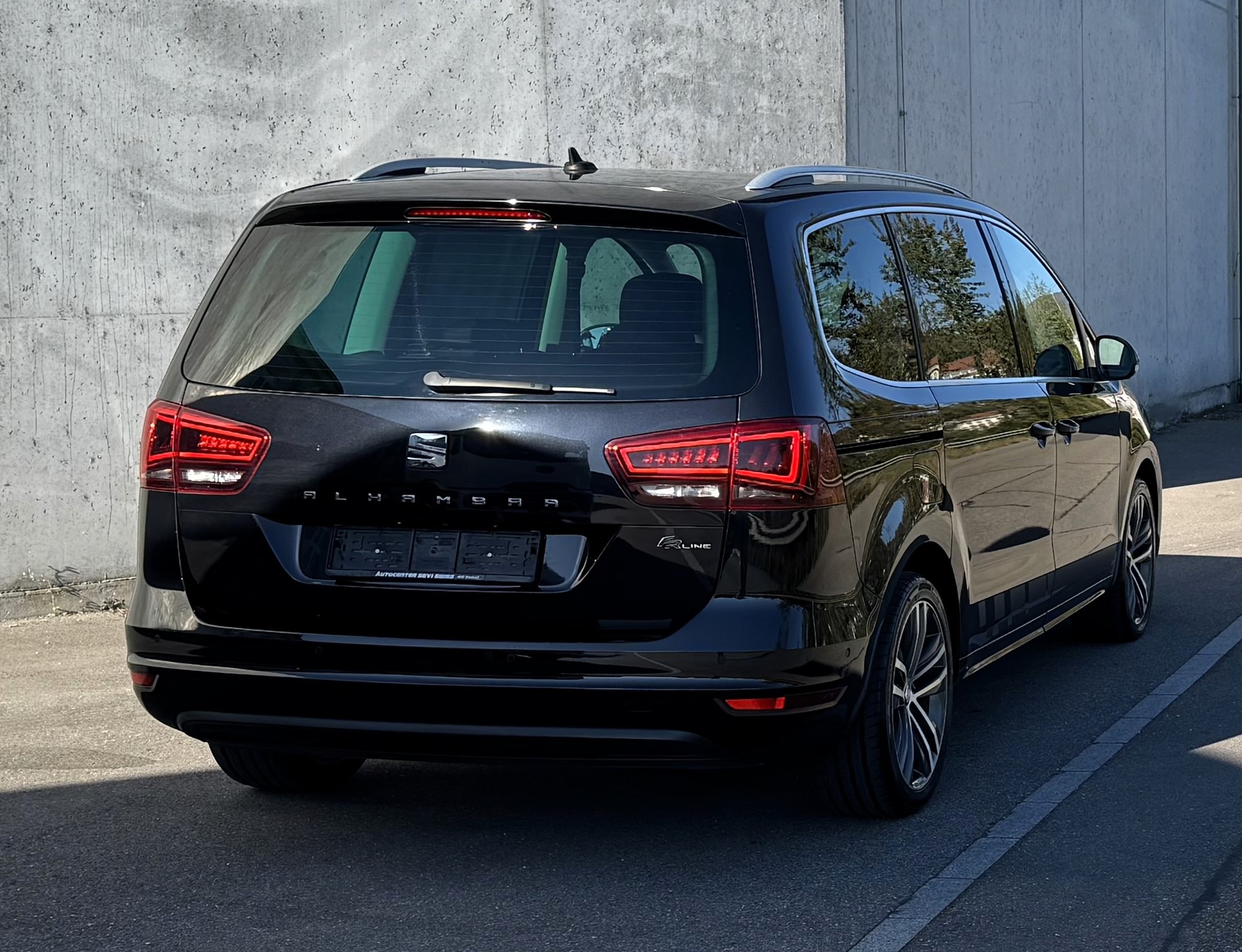SEAT Alhambra 2.0 TDI DSG SWISS FR CH FZ | Service gepflegt | in gepflegten Zustand-image-10