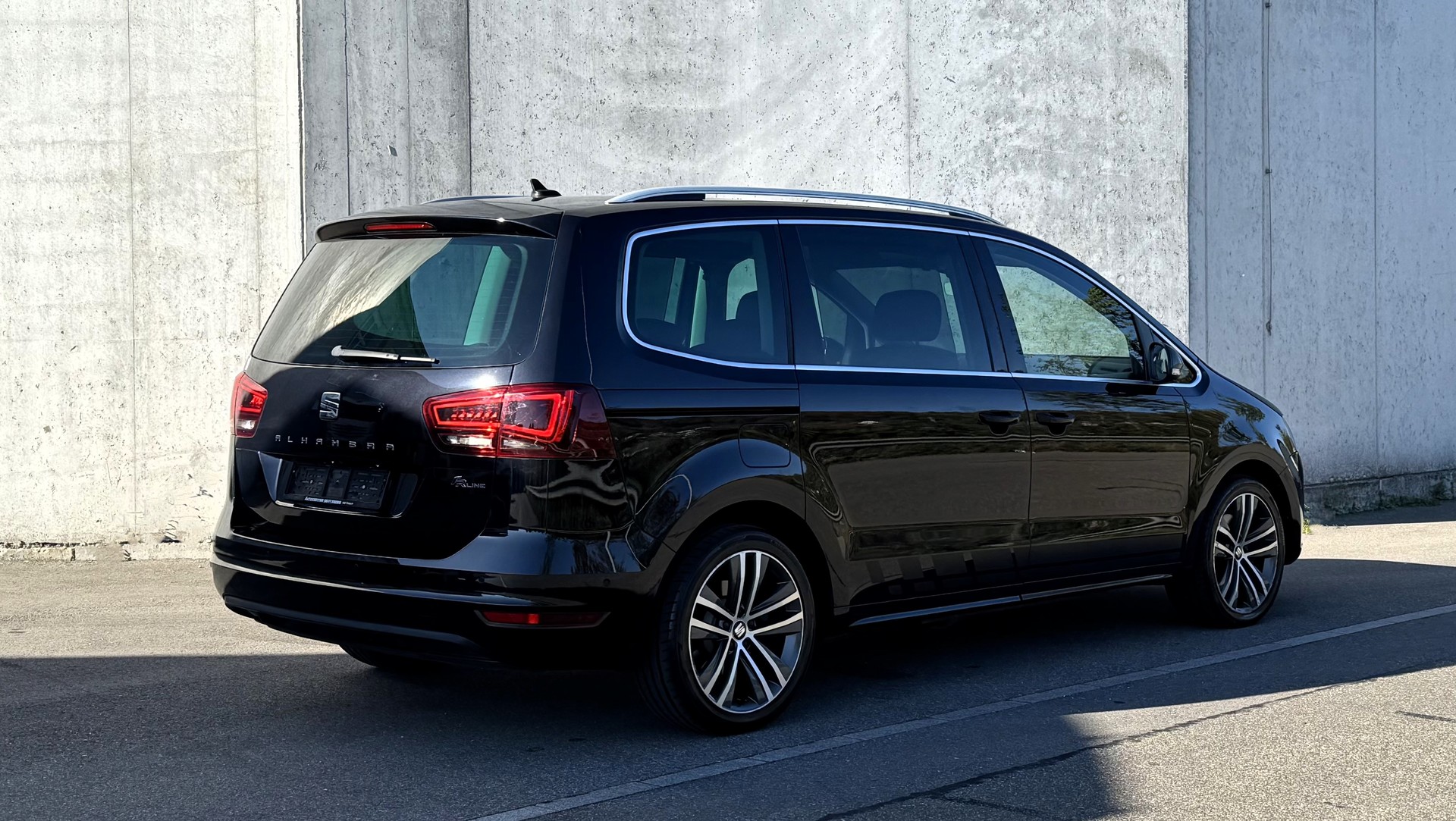 SEAT Alhambra 2.0 TDI DSG SWISS FR CH FZ | Service gepflegt | in gepflegten Zustand-image-11