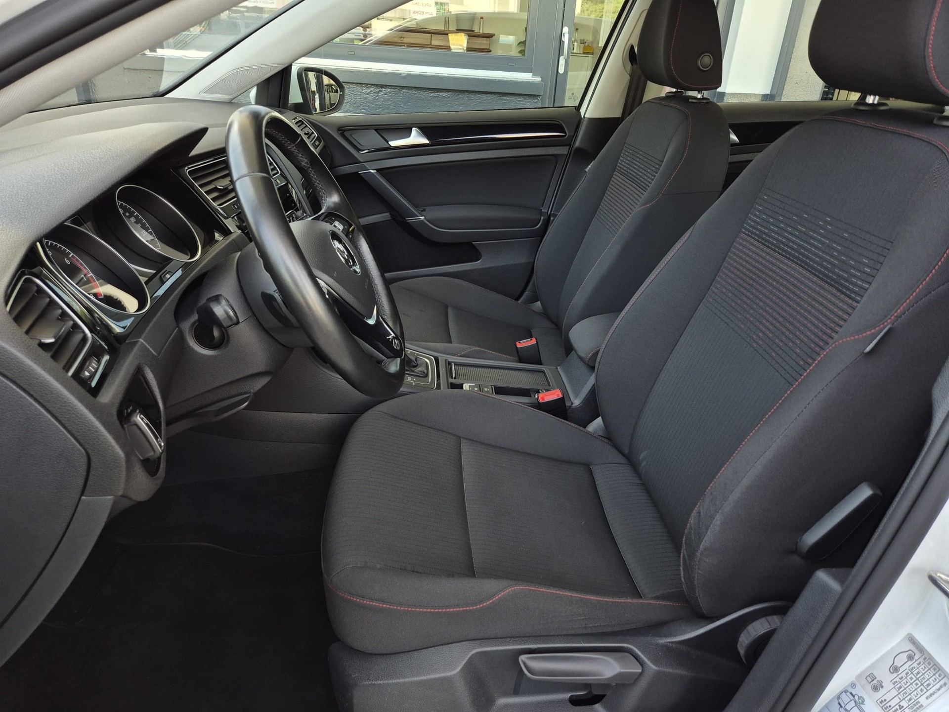 VW Golf 1.4 TSI Highline DSG-image-9