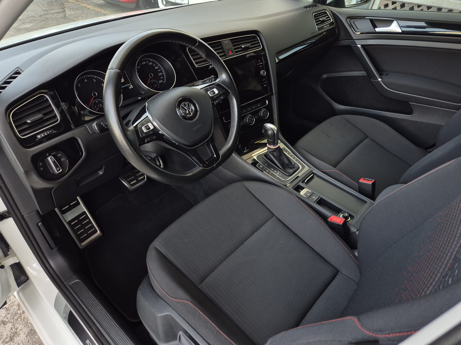 VW Golf 1.4 TSI Highline DSG-image-8