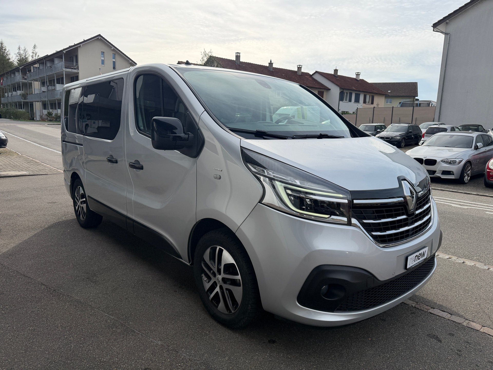 RENAULT Trafic Spaceclass 2.0 dCi Blue 170-image-2