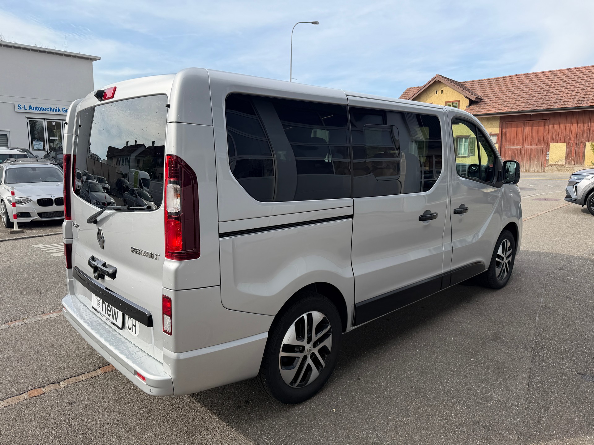 RENAULT Trafic Spaceclass 2.0 dCi Blue 170-image-3