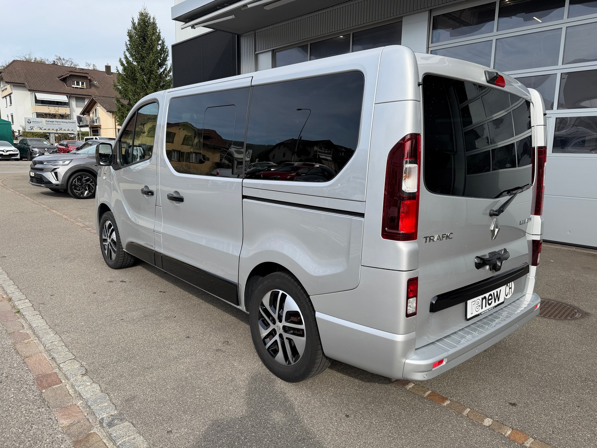 RENAULT Trafic Spaceclass 2.0 dCi Blue 170-image-1