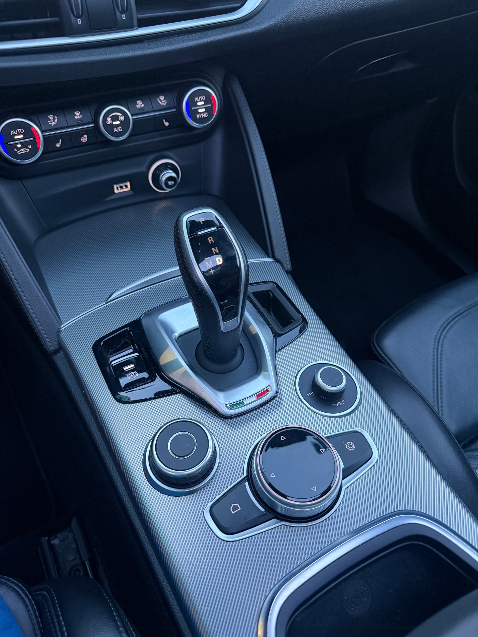 ALFA ROMEO Stelvio 2.0 Veloce Q4 Automatic-image-11