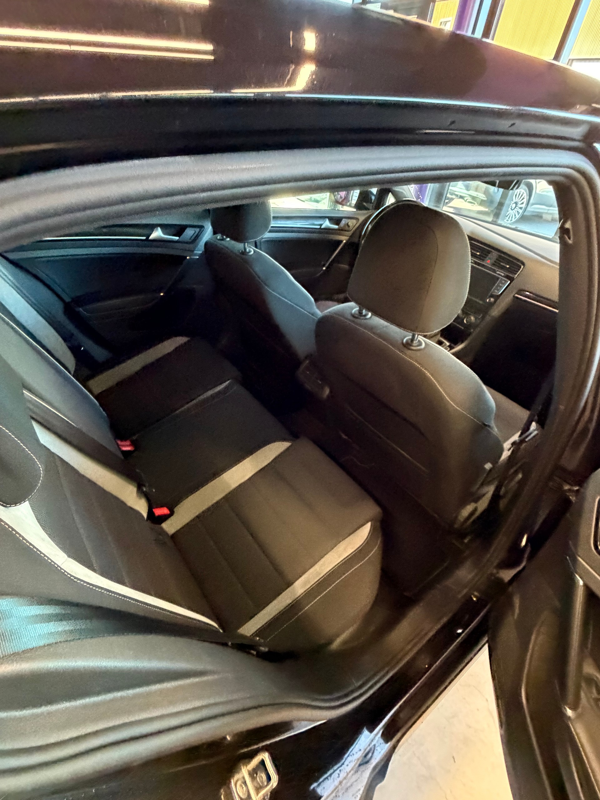 VW Golf 2.0 TSI R 4Motion DSG-image-8