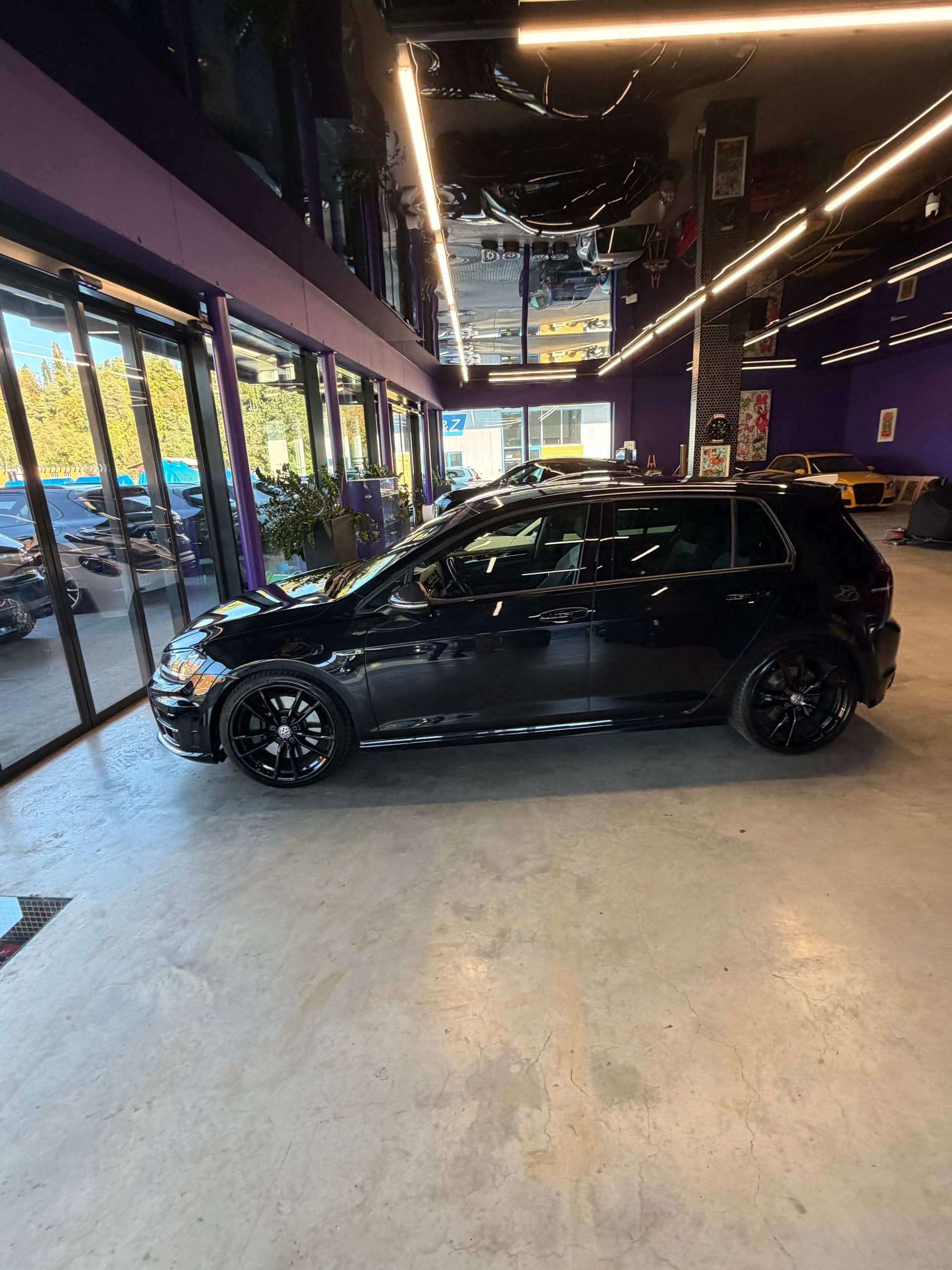 VW Golf 2.0 TSI R 4Motion DSG-showroom-element-3