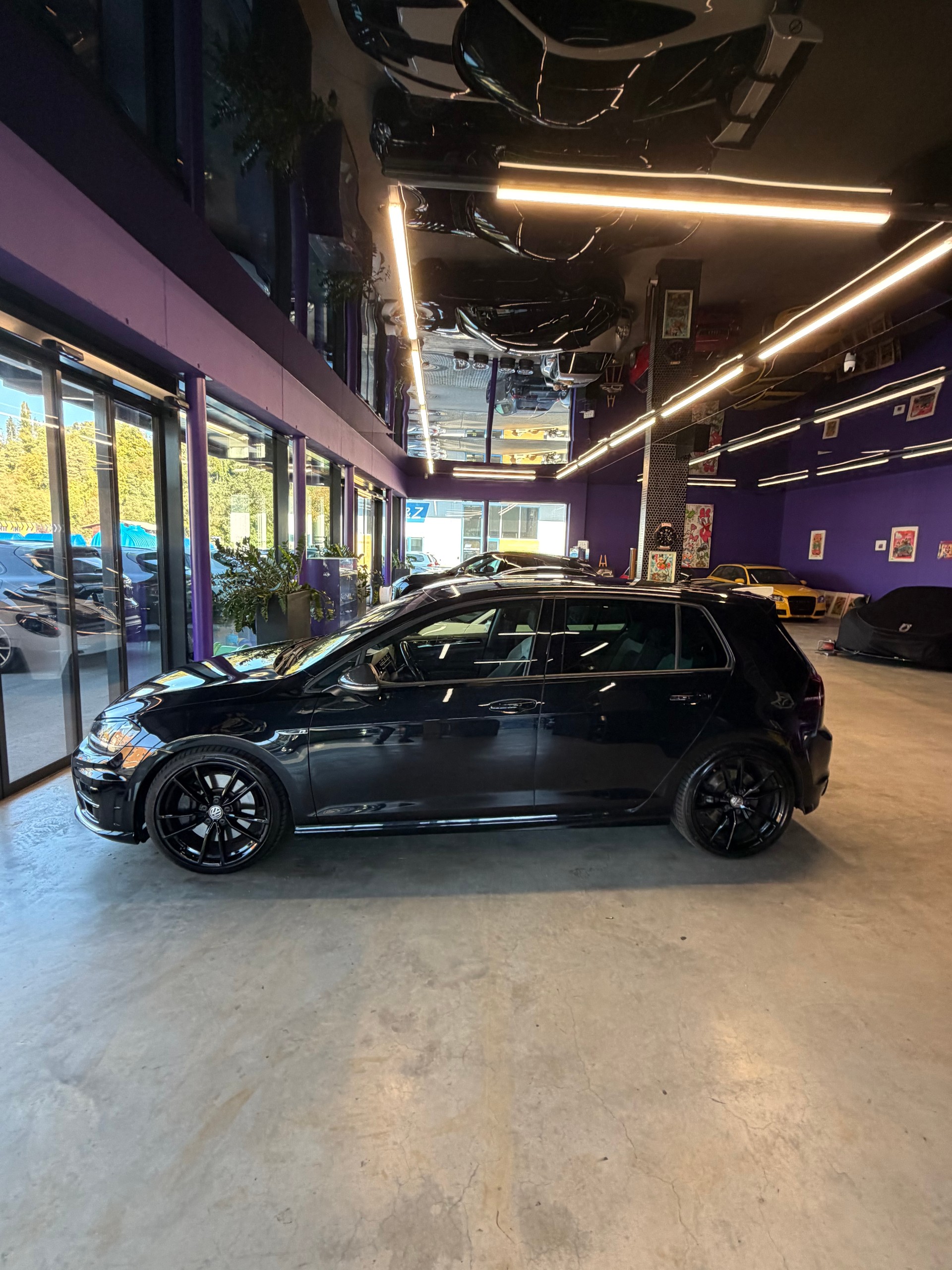 VW Golf 2.0 TSI R 4Motion DSG-showroom-element-1