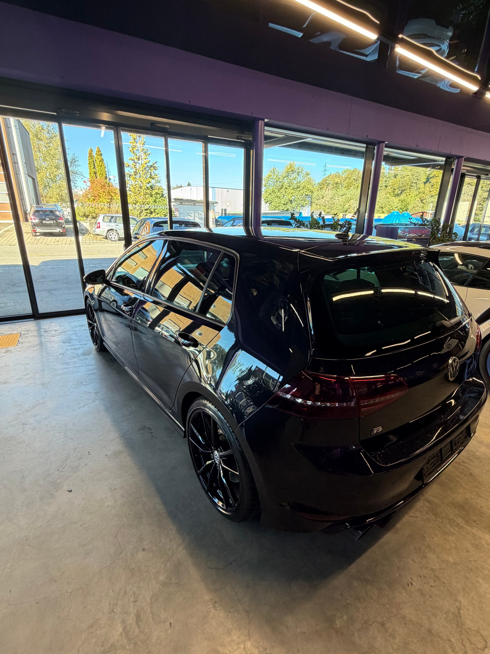 VW Golf 2.0 TSI R 4Motion DSG-image-6