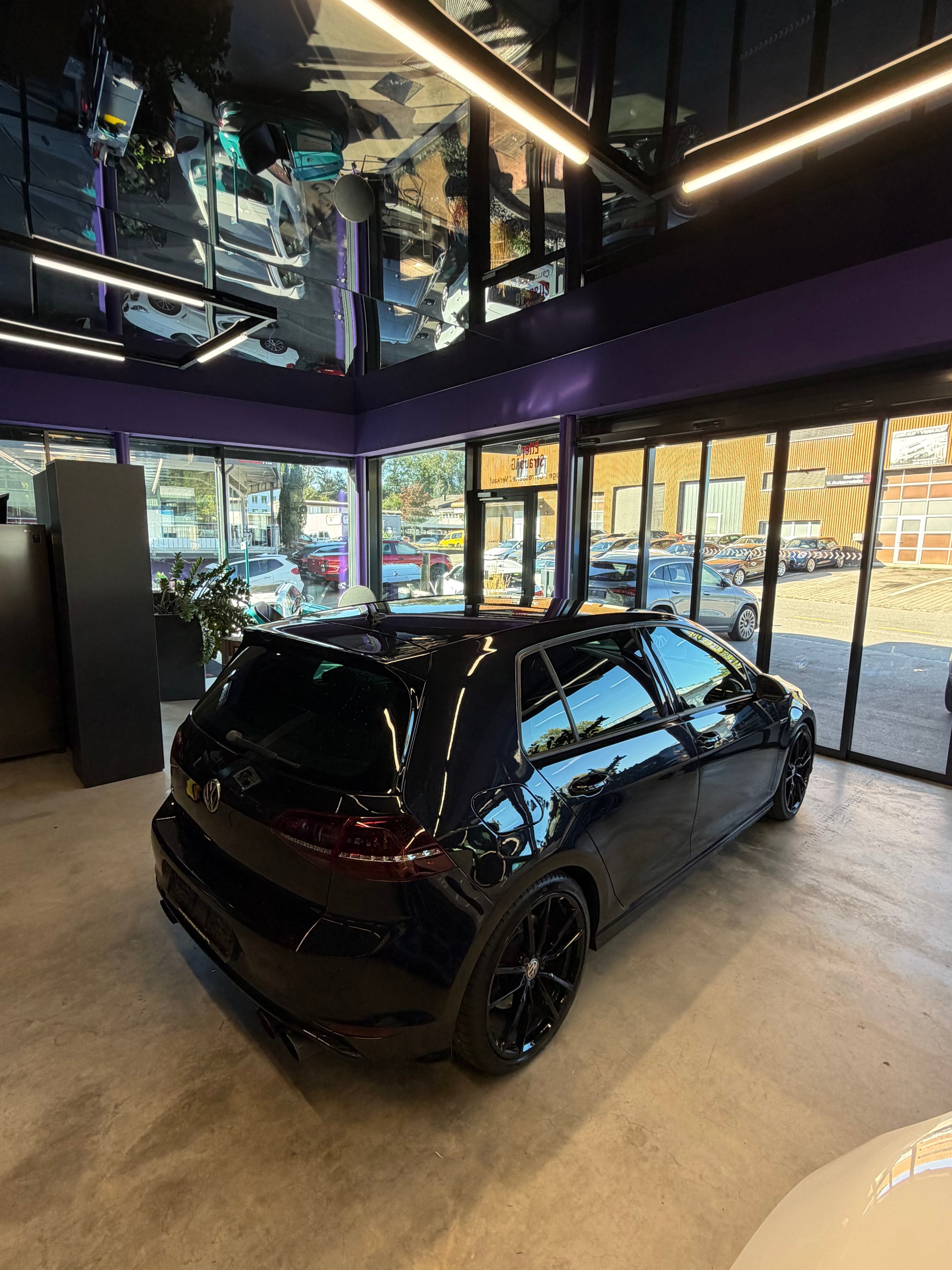 VW Golf 2.0 TSI R 4Motion DSG-image-10