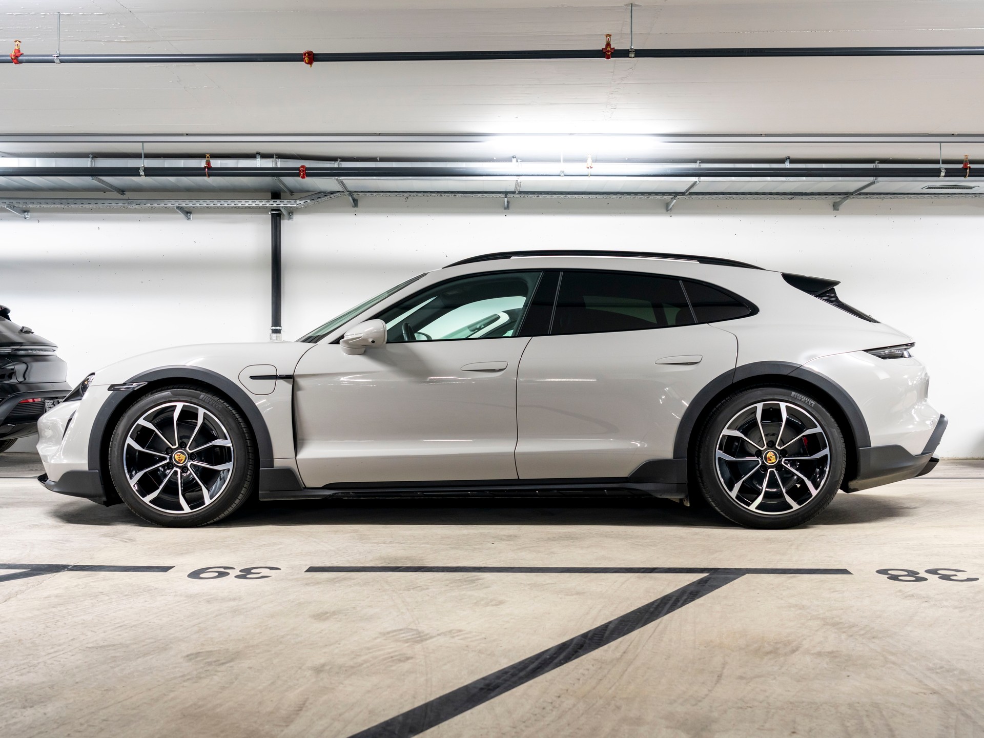 PORSCHE Taycan 4S Cross Turismo-image-1