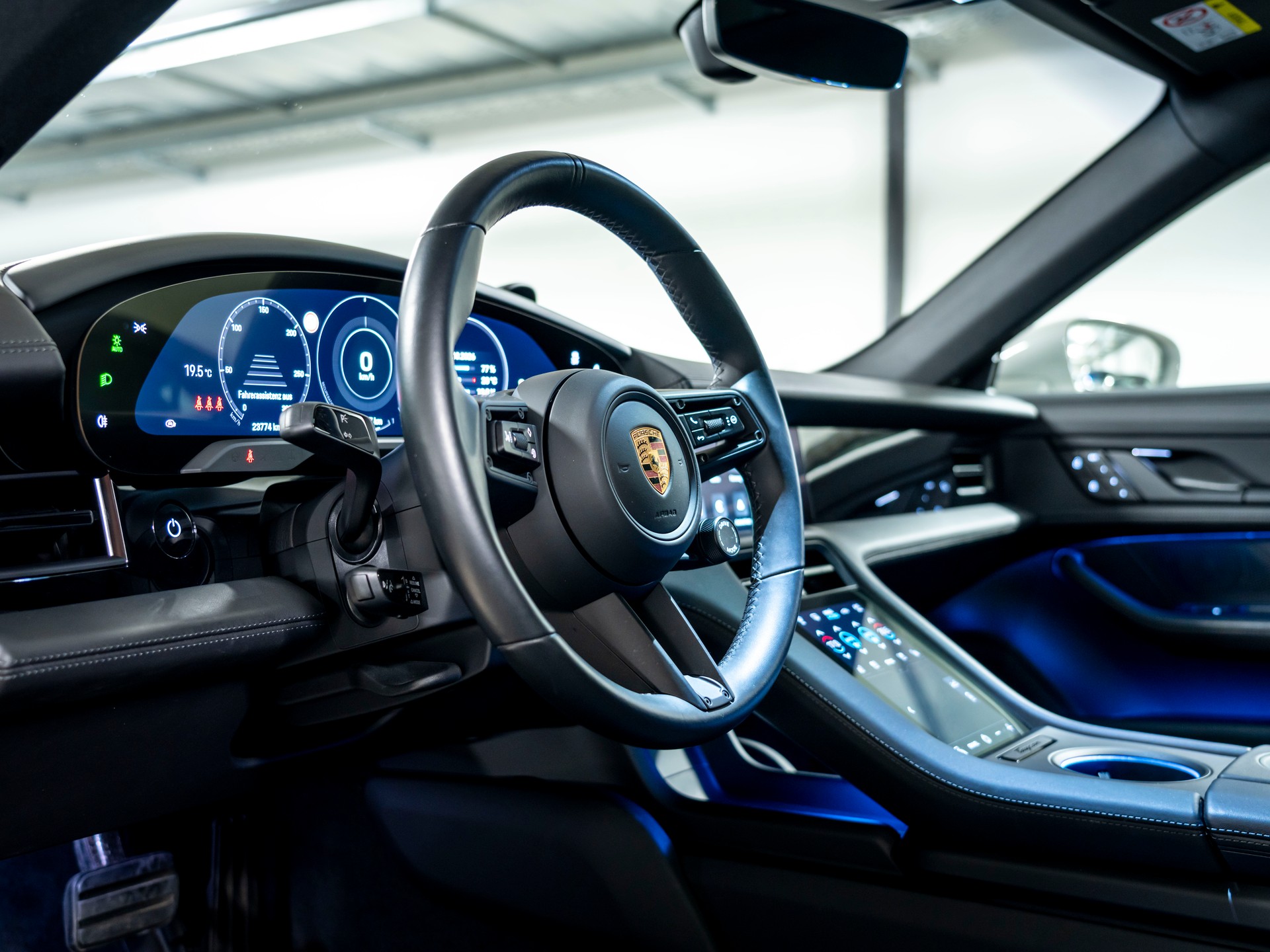 PORSCHE Taycan 4S Cross Turismo-image-16