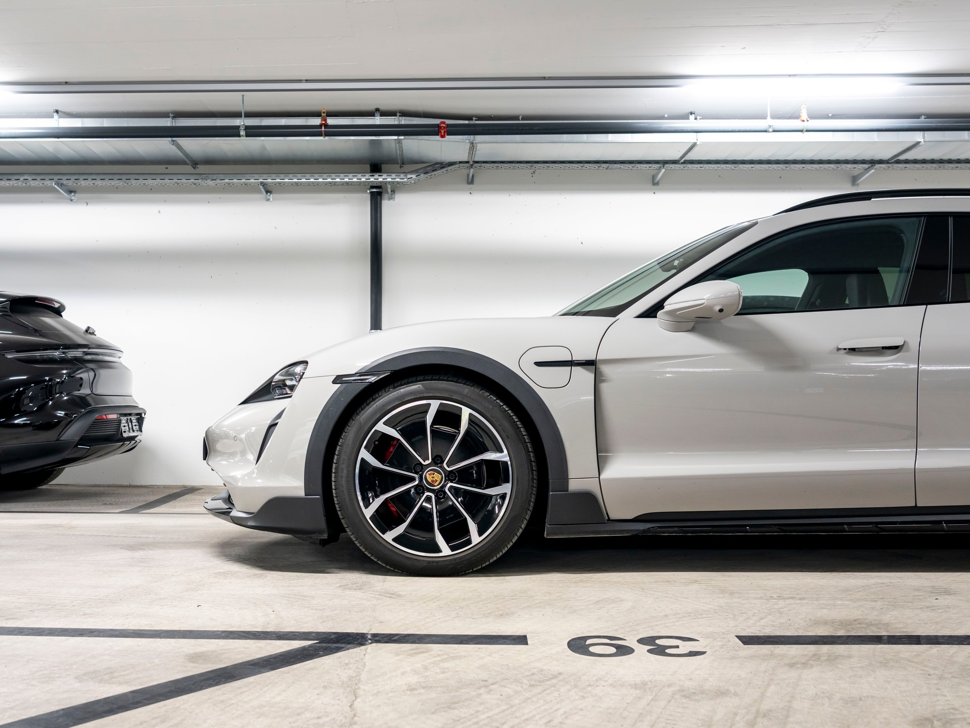 PORSCHE Taycan 4S Cross Turismo-image-7