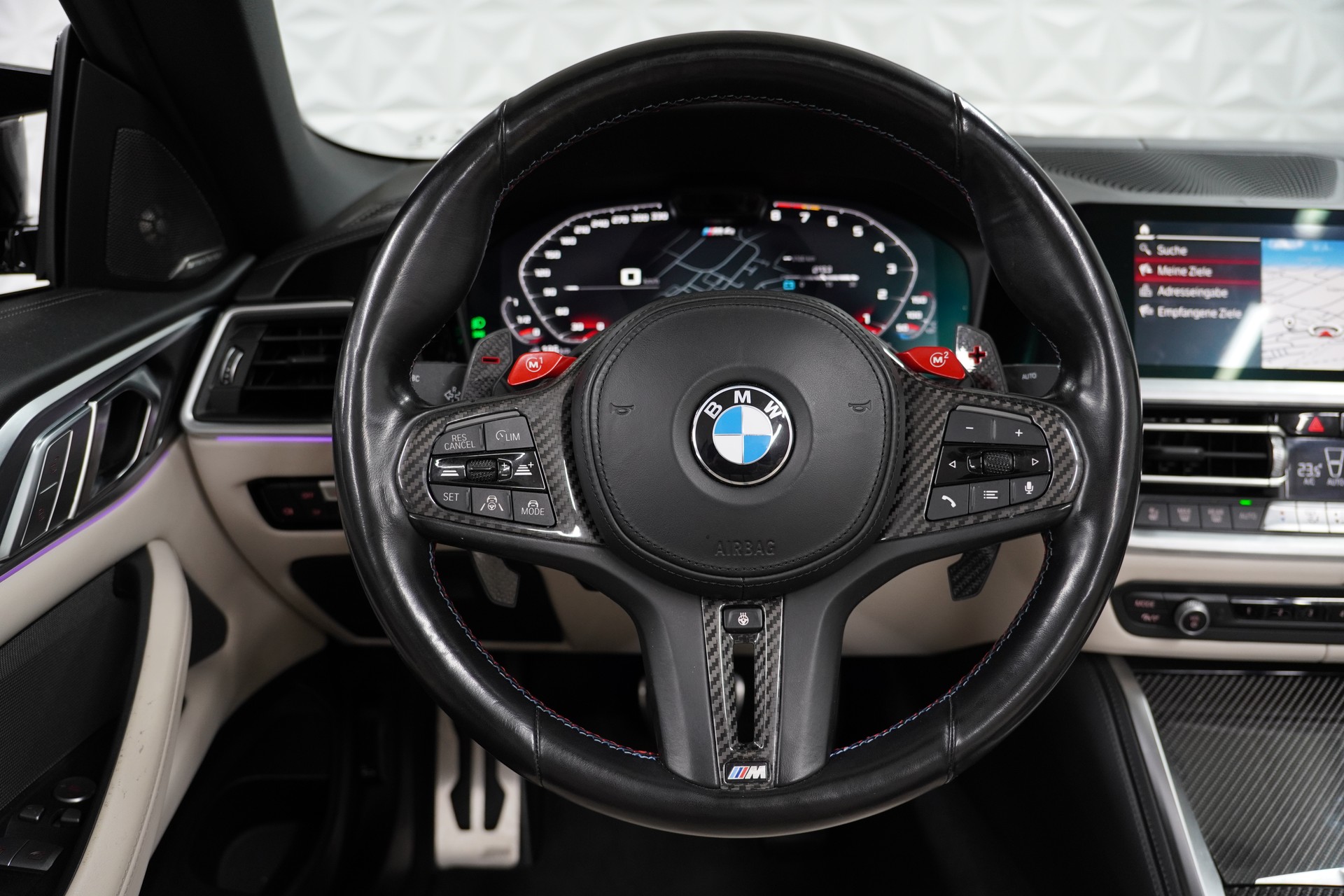 BMW M4 Cabrio Competition M xDrive-image-13