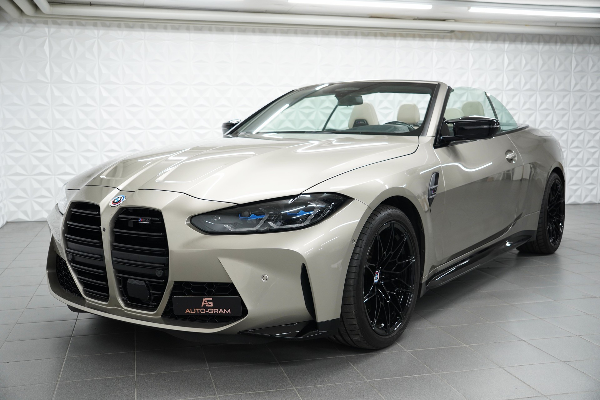 BMW M4 Cabrio Competition M xDrive-image-0